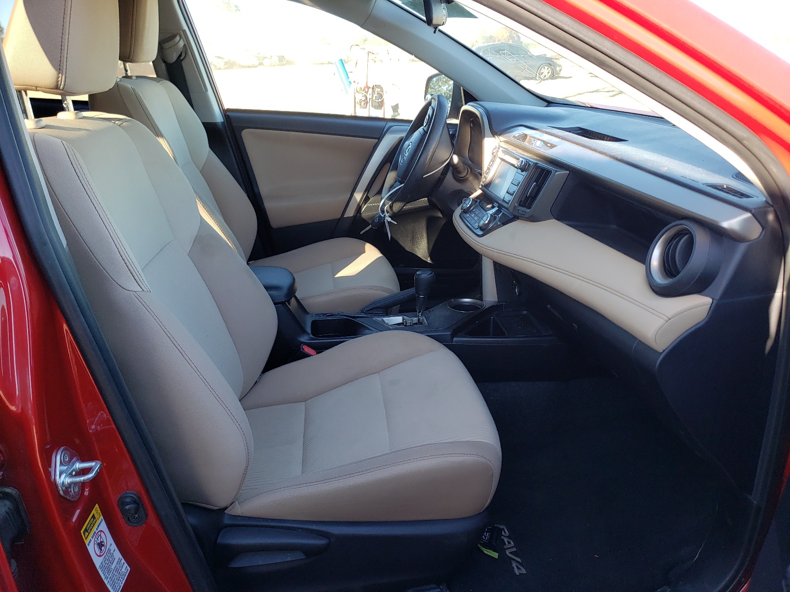 Photo 5 from auction – 2014 TOYOTA RAV4 XLE with VIN 2T3WFREVXEW127813