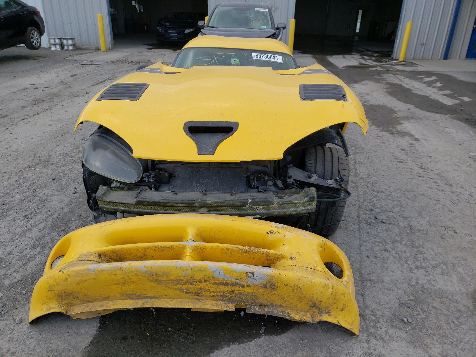Photo 9 from auction – 2001 DODGE VIPER GTS with VIN 1B3ER69E71V700925