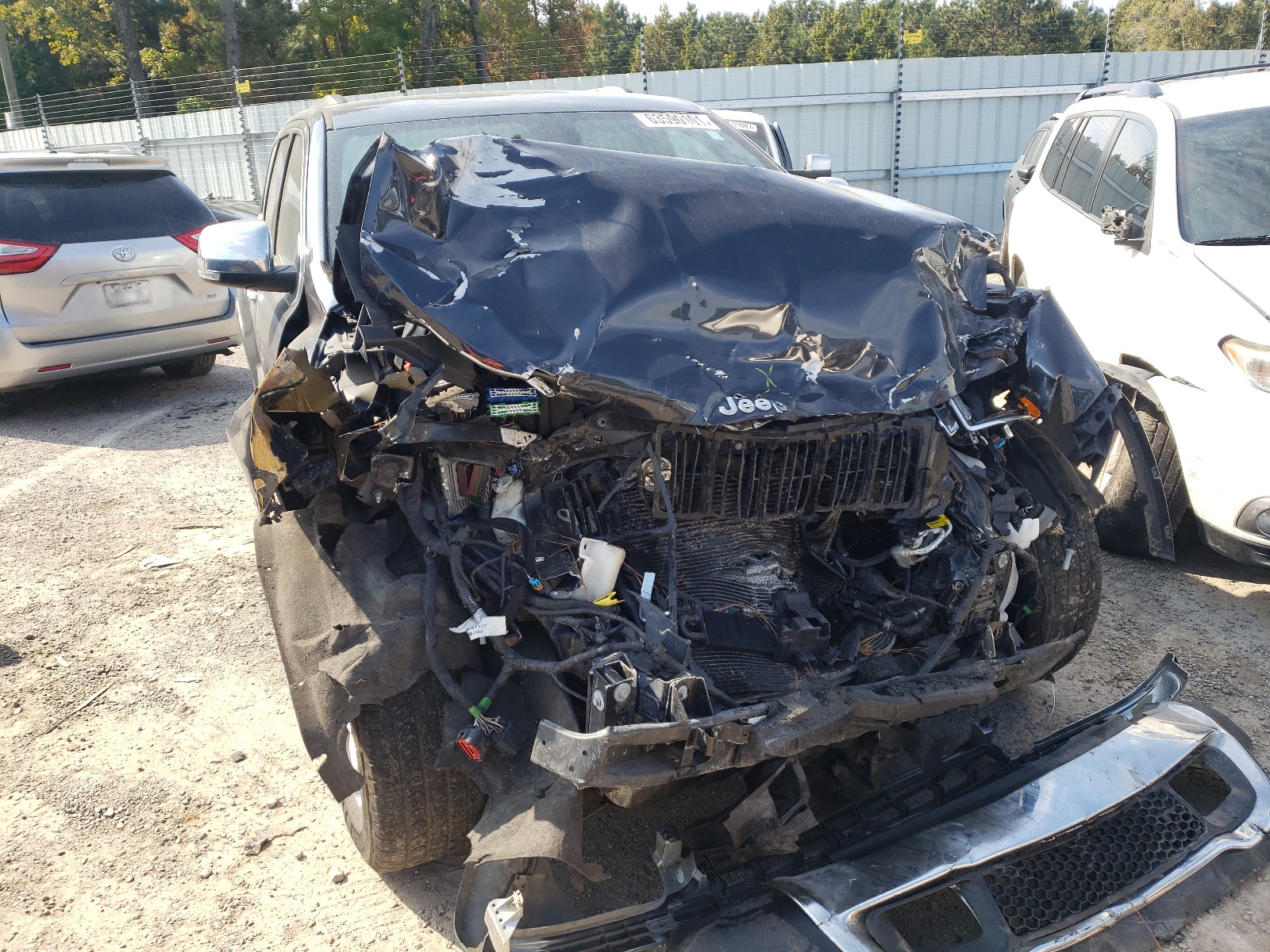 Photo 9 from auction – 2015 JEEP GRAND CHER with VIN 1C4RJFBG3FC691825