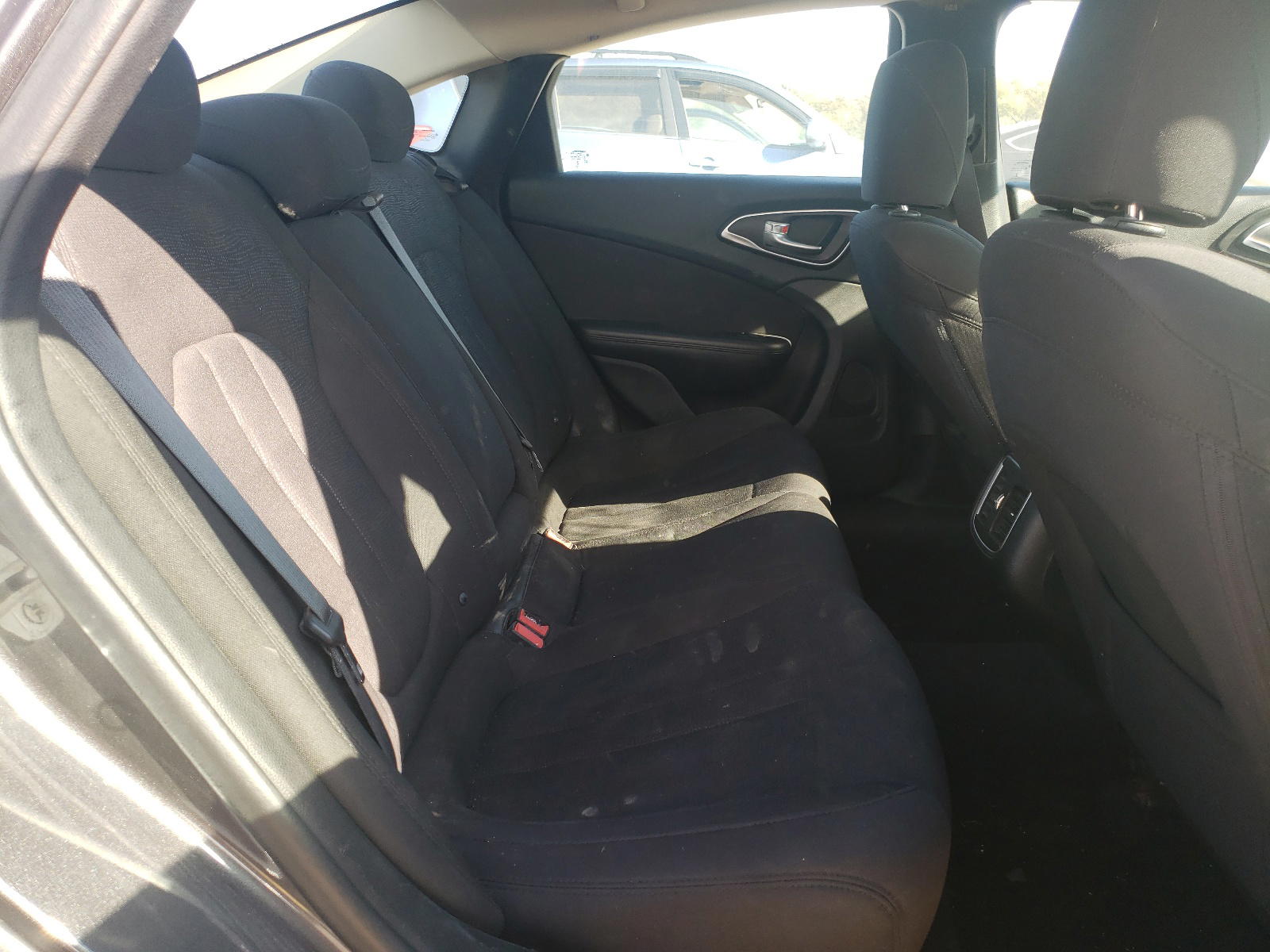 Photo 6 from auction – 2015 CHRYSLER 200 LIMITE with VIN 1C3CCCAB7FN600343