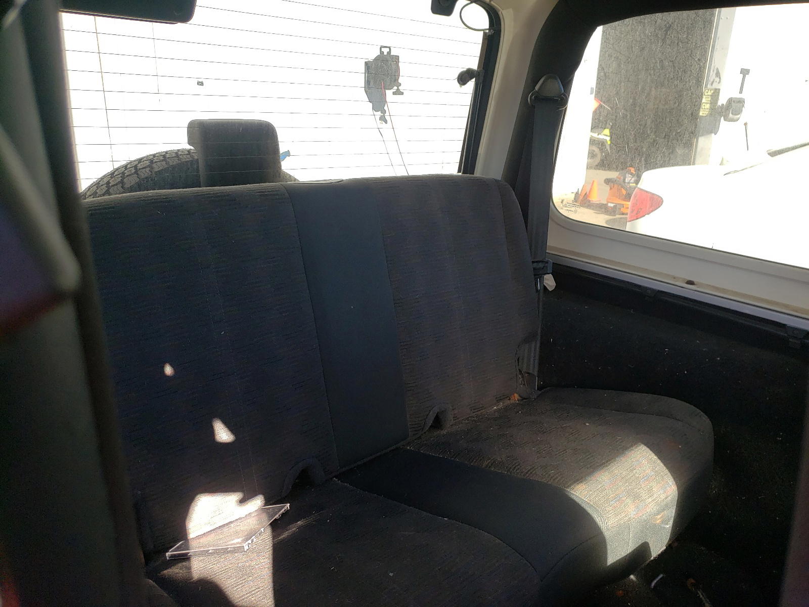 Photo 6 from auction – 2004 JEEP WRANGLER X with VIN 1J4FA39S34P717285