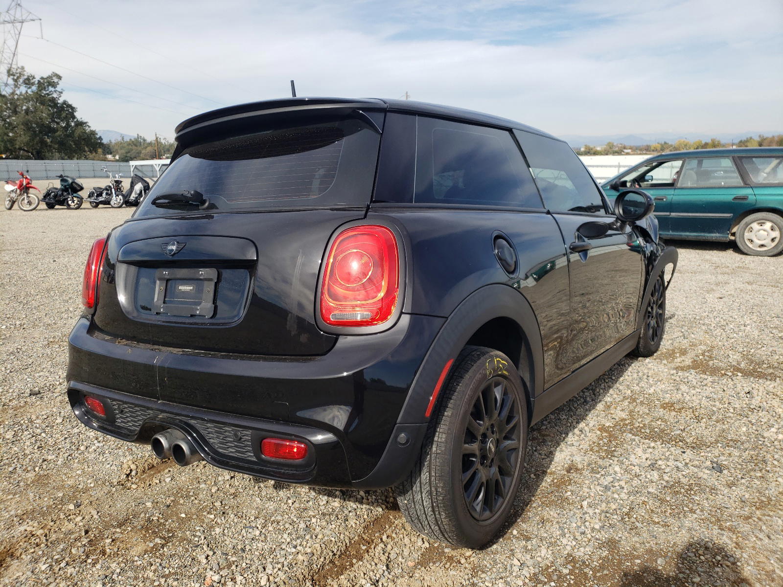 Photo 4 from auction – 2017 MINI COOPER S with VIN WMWXP7C5XH3B94217