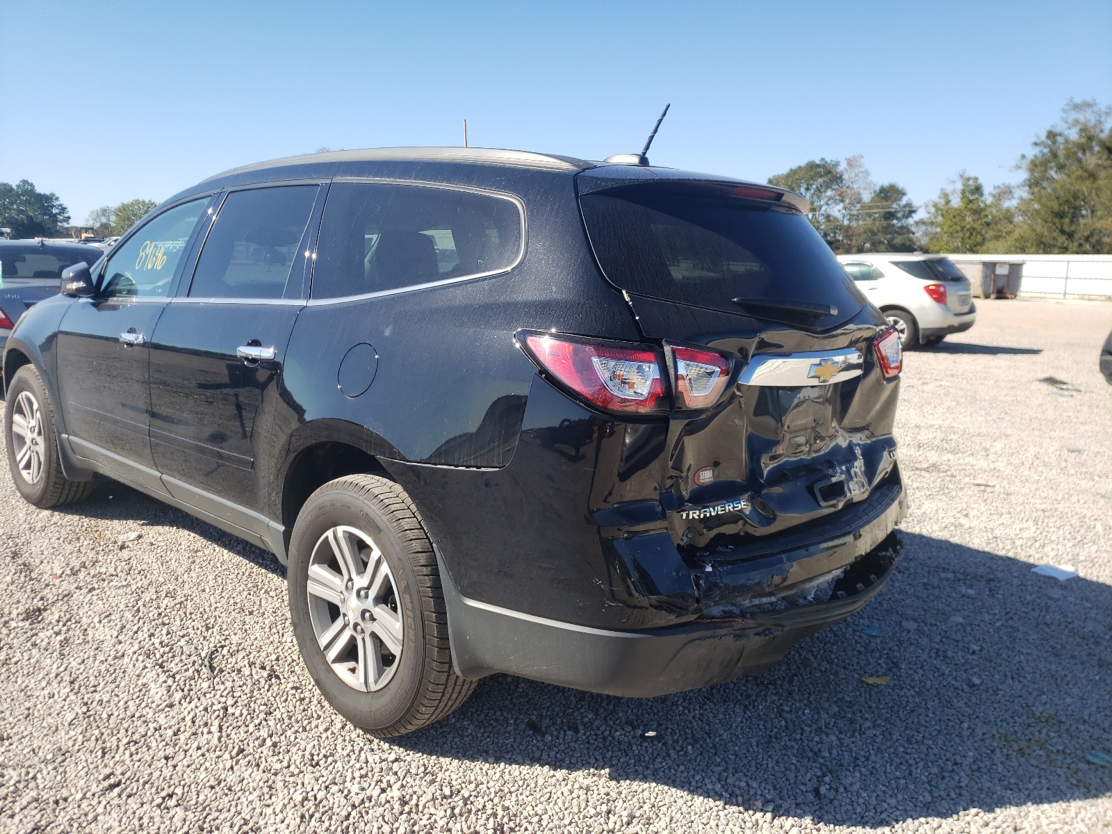 Photo 3 from auction – 2017 CHEVROLET TRAVERSE L with VIN 1GNKRGKD2HJ193806