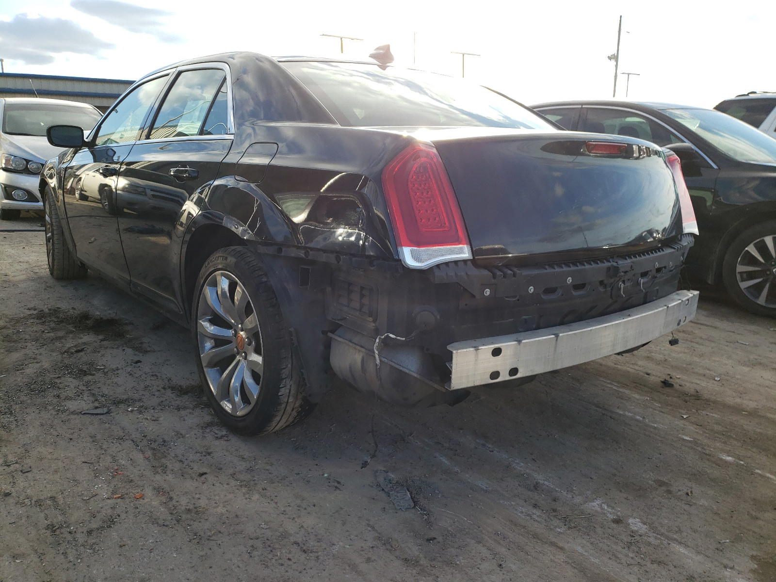 Photo 3 from auction – 2016 CHRYSLER 300 LIMITE with VIN 2C3CCAAG4GH208155