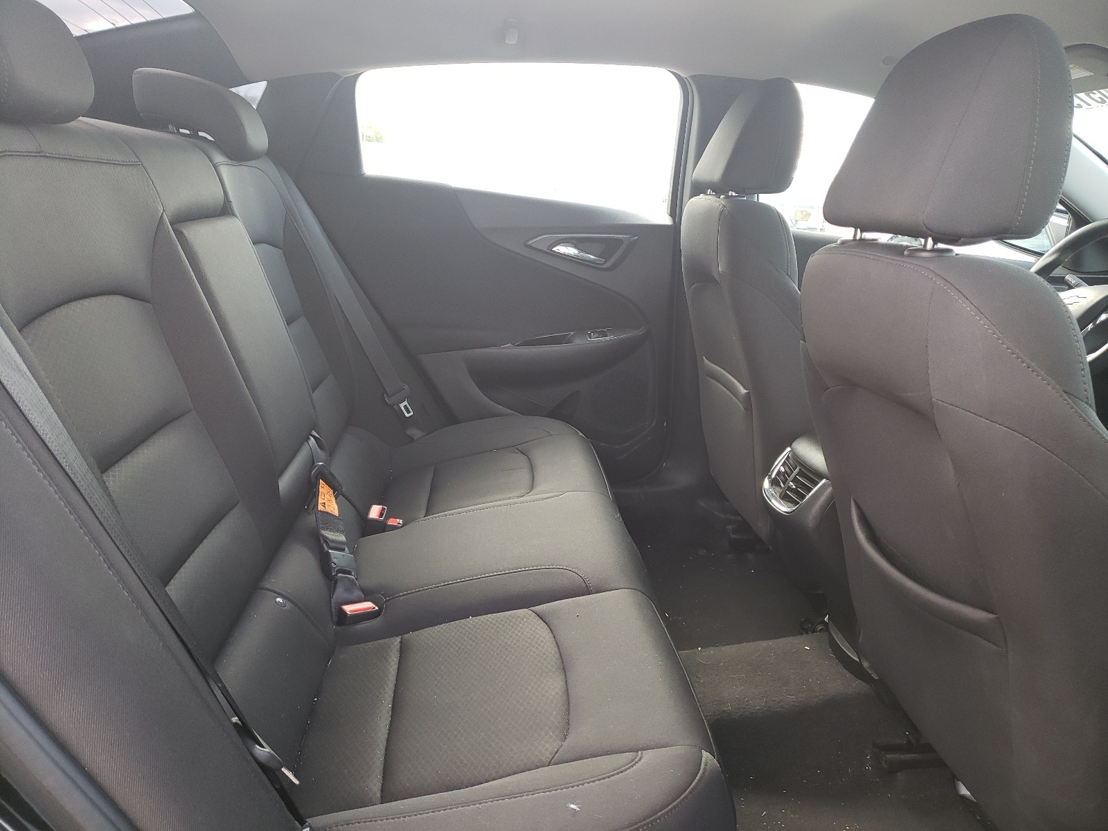 Photo 6 from auction – 2017 CHEVROLET MALIBU LT with VIN 1G1ZE5ST5HF119435