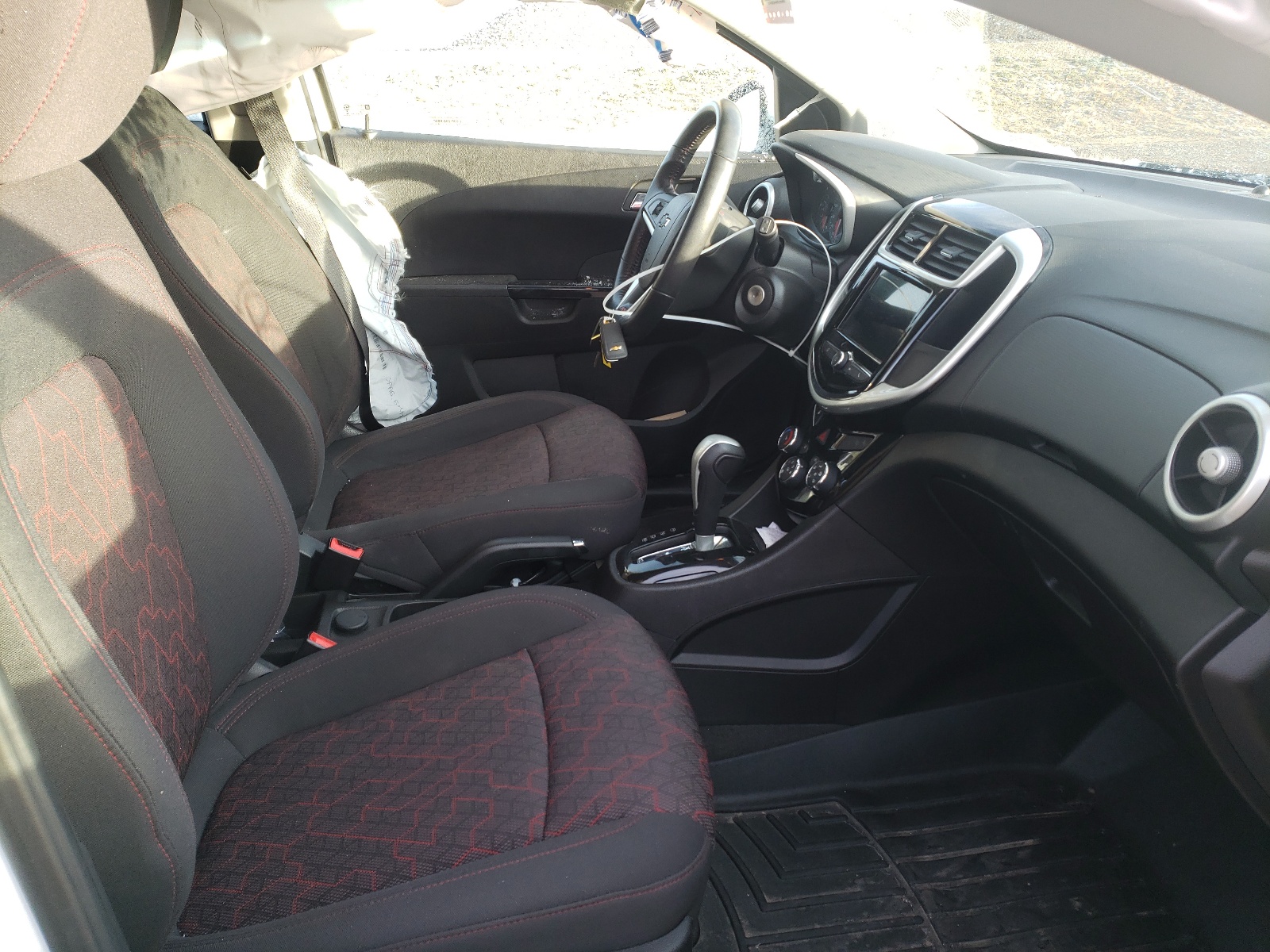Photo 5 from auction – 2018 CHEVROLET SONIC LT with VIN 1G1JD6SH7J4108374