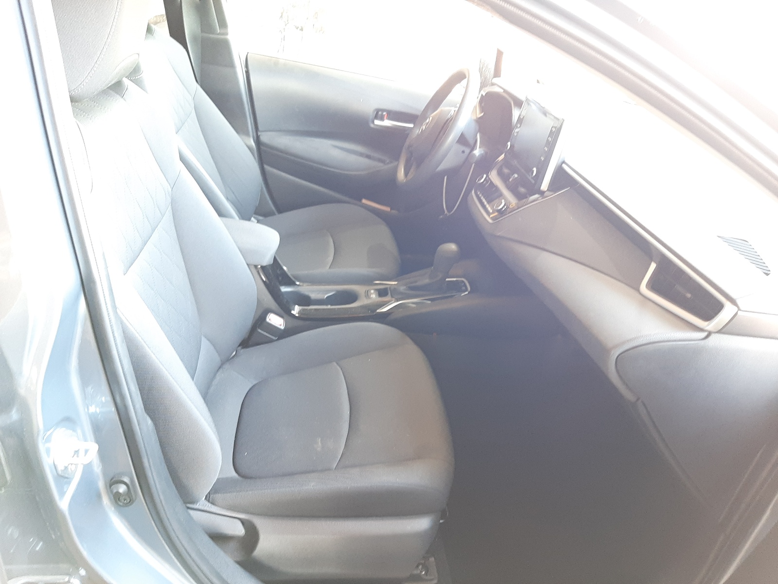 Photo 5 from auction – 2021 TOYOTA COROLLA LE with VIN JTDEAMDE3MJ019013