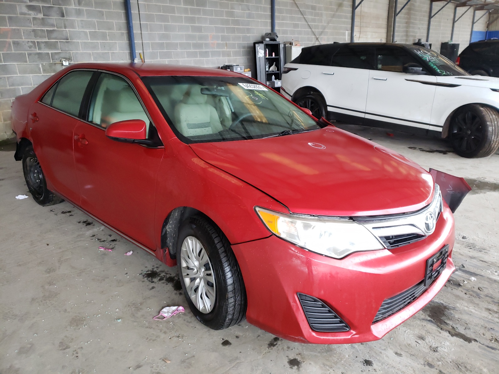 TOYOTA CAMRY L 2014 with VIN 4T1BF1FK9EU811670 - Photo from auction