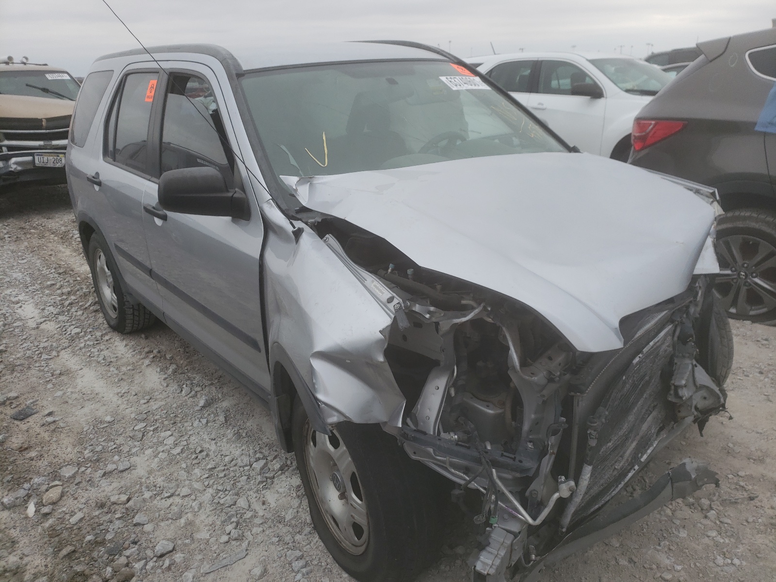 HONDA CR-V LX 2005 with VIN JHLRD78565C064556 - Photo from auction