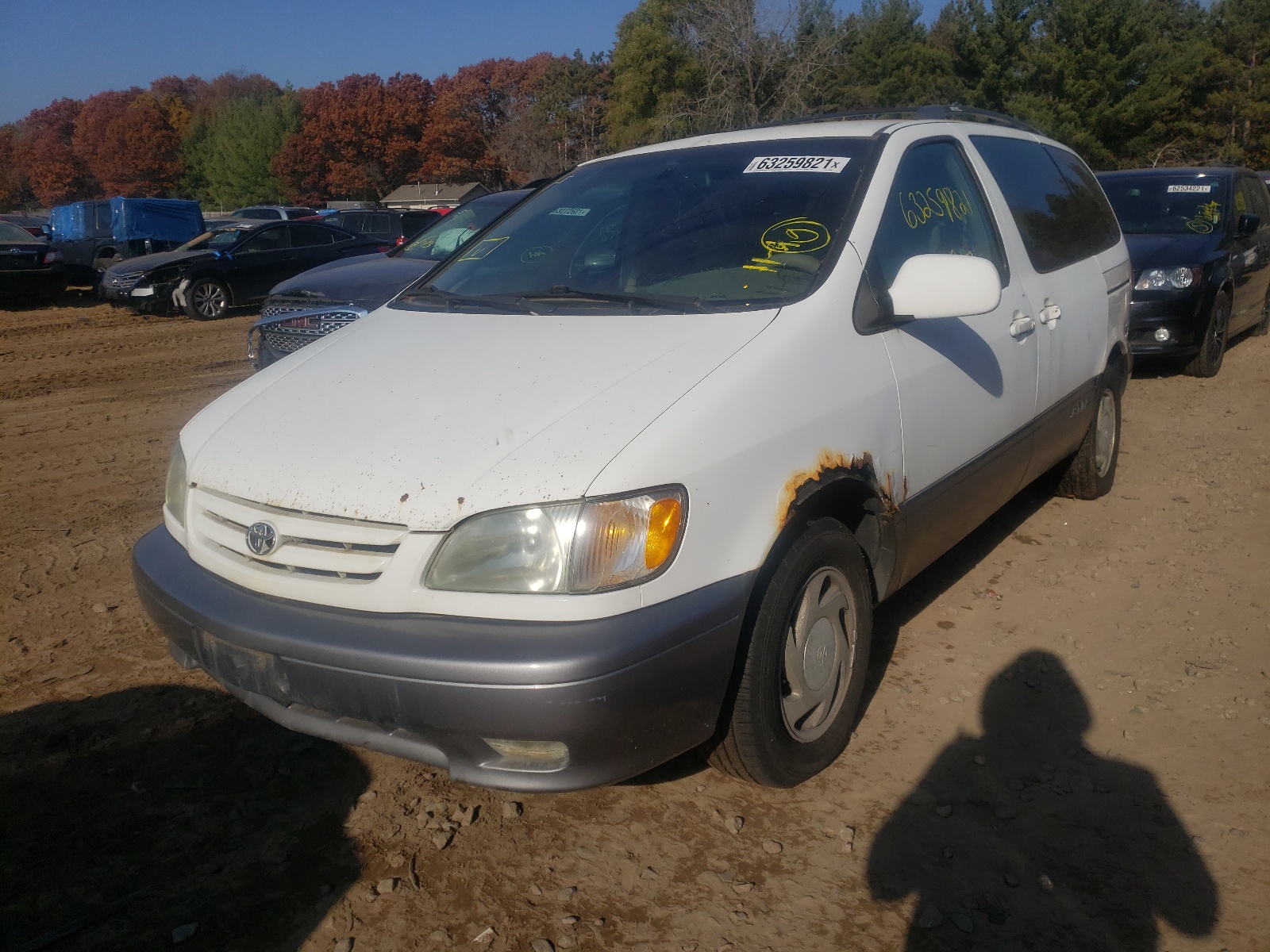 Photo 2 from auction – 2001 TOYOTA SIENNA LE with VIN 4T3ZF13C61U375907
