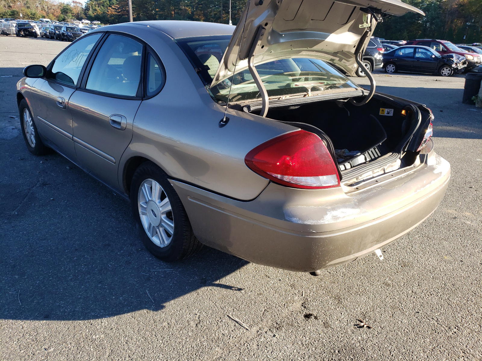 Photo 3 from auction – 2005 FORD TAURUS with VIN 1FAFP56U45A300239