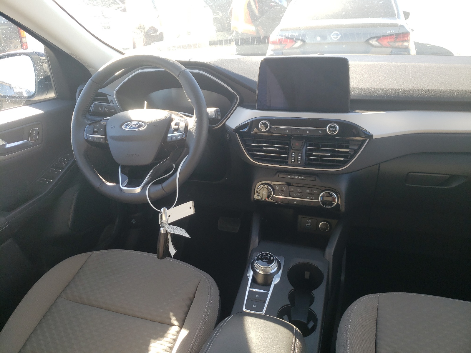 Photo 9 from auction – 2021 FORD ESCAPE SE with VIN 1FMCU9G67MUA33183