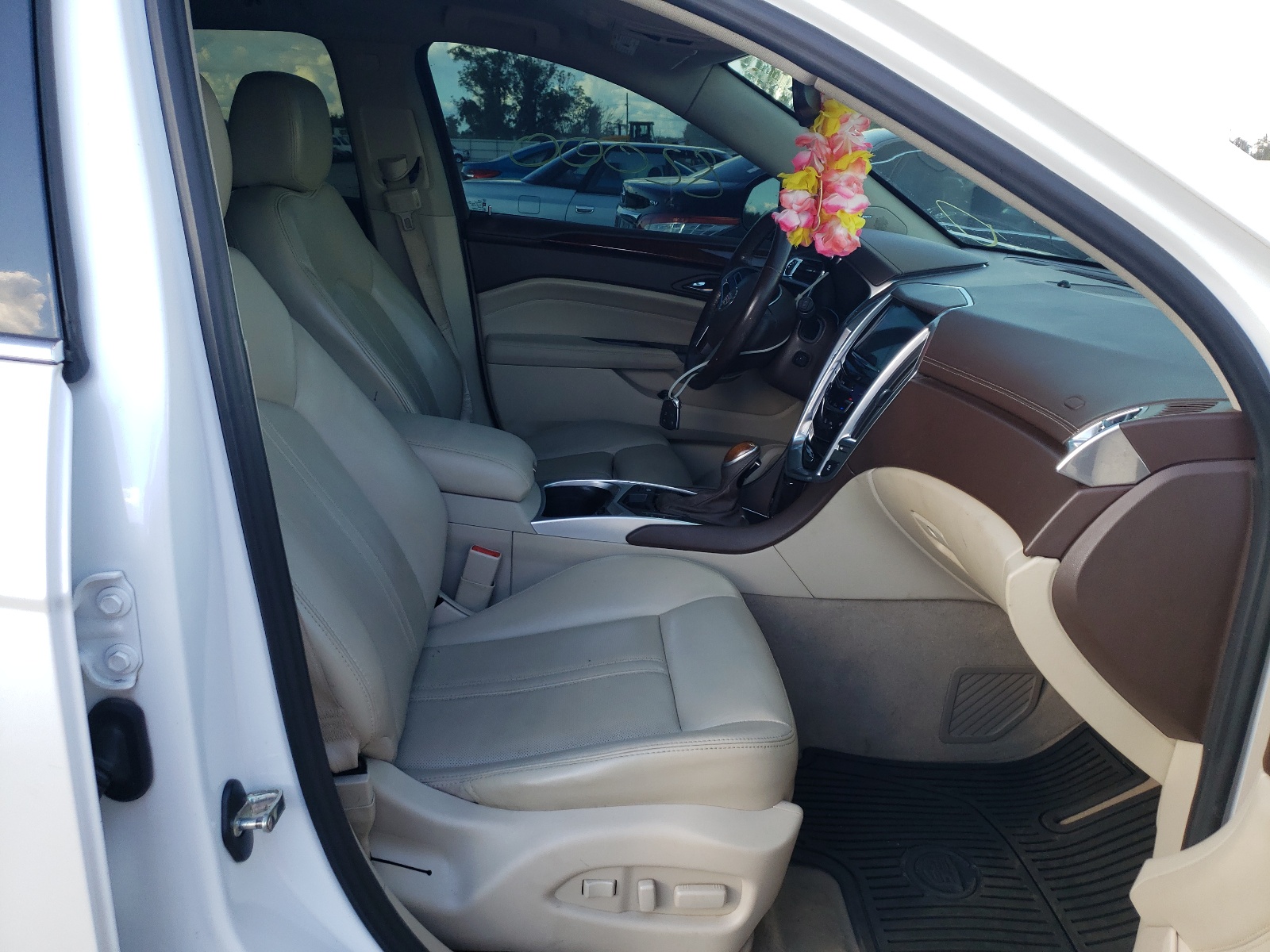 Photo 5 from auction – 2015 CADILLAC SRX LUXURY with VIN 3GYFNBE31FS561104