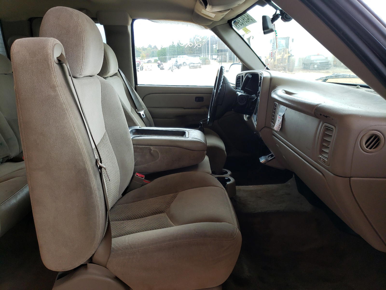 Photo 5 from auction – 2004 CHEVROLET SILVERADO with VIN 2GCEC19V341146310