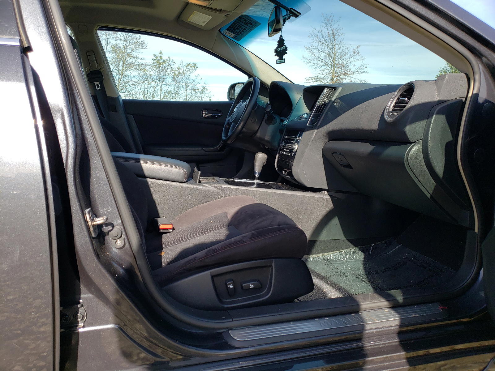 Photo 5 from auction – 2010 NISSAN MAXIMA S with VIN 1N4AA5AP3AC833095