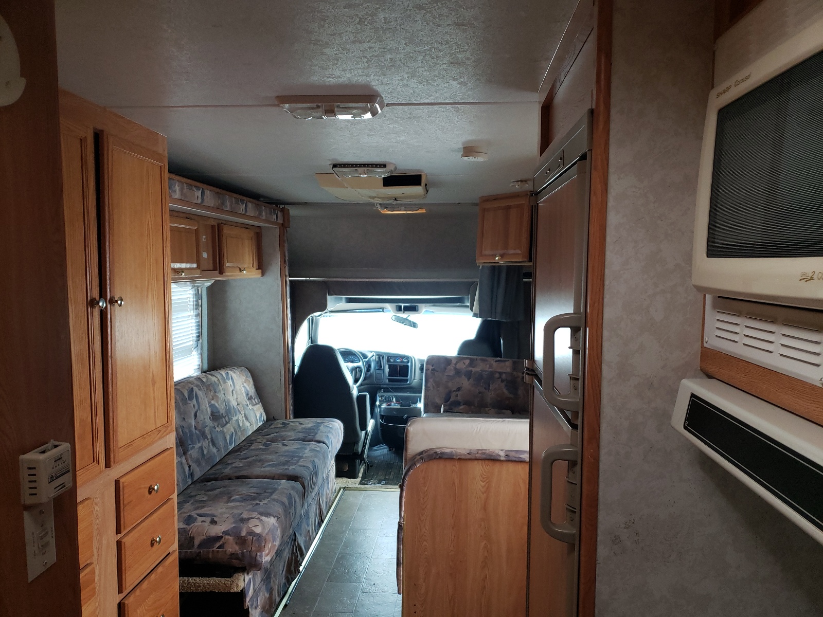 Photo 5 from auction – 2002 CHEVROLET EXPRESS G3 with VIN 1GBJG31GX21192073