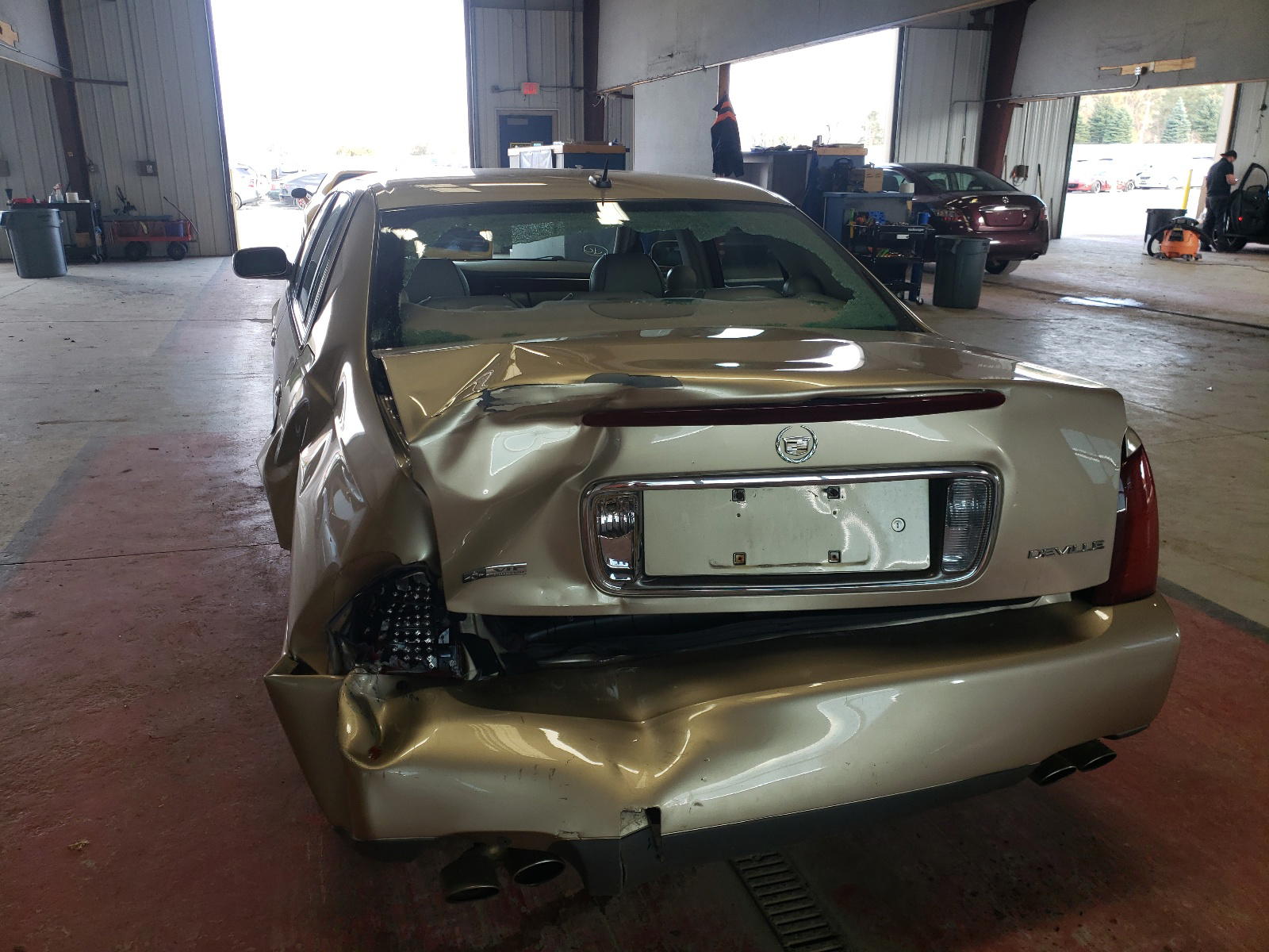 Photo 9 from auction – 2005 CADILLAC DEVILLE with VIN 1G6KD54Y75U223889