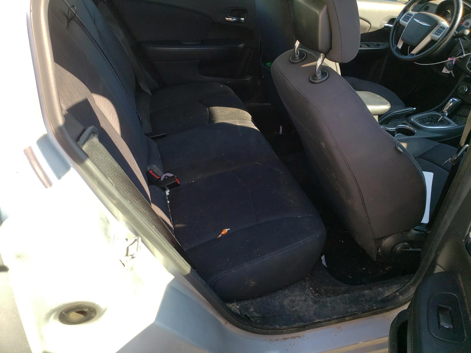 Photo 6 from auction – 2012 CHRYSLER 200 TOURIN with VIN 1C3CCBBG2CN307031