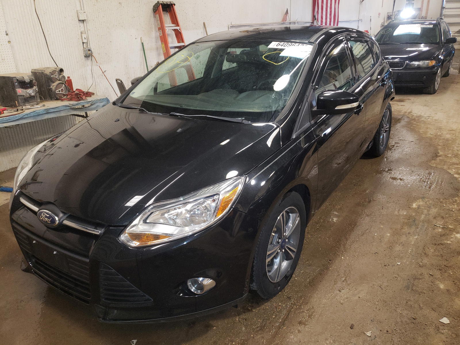 Photo 2 from auction – 2014 FORD FOCUS SE with VIN 1FADP3K20EL150201