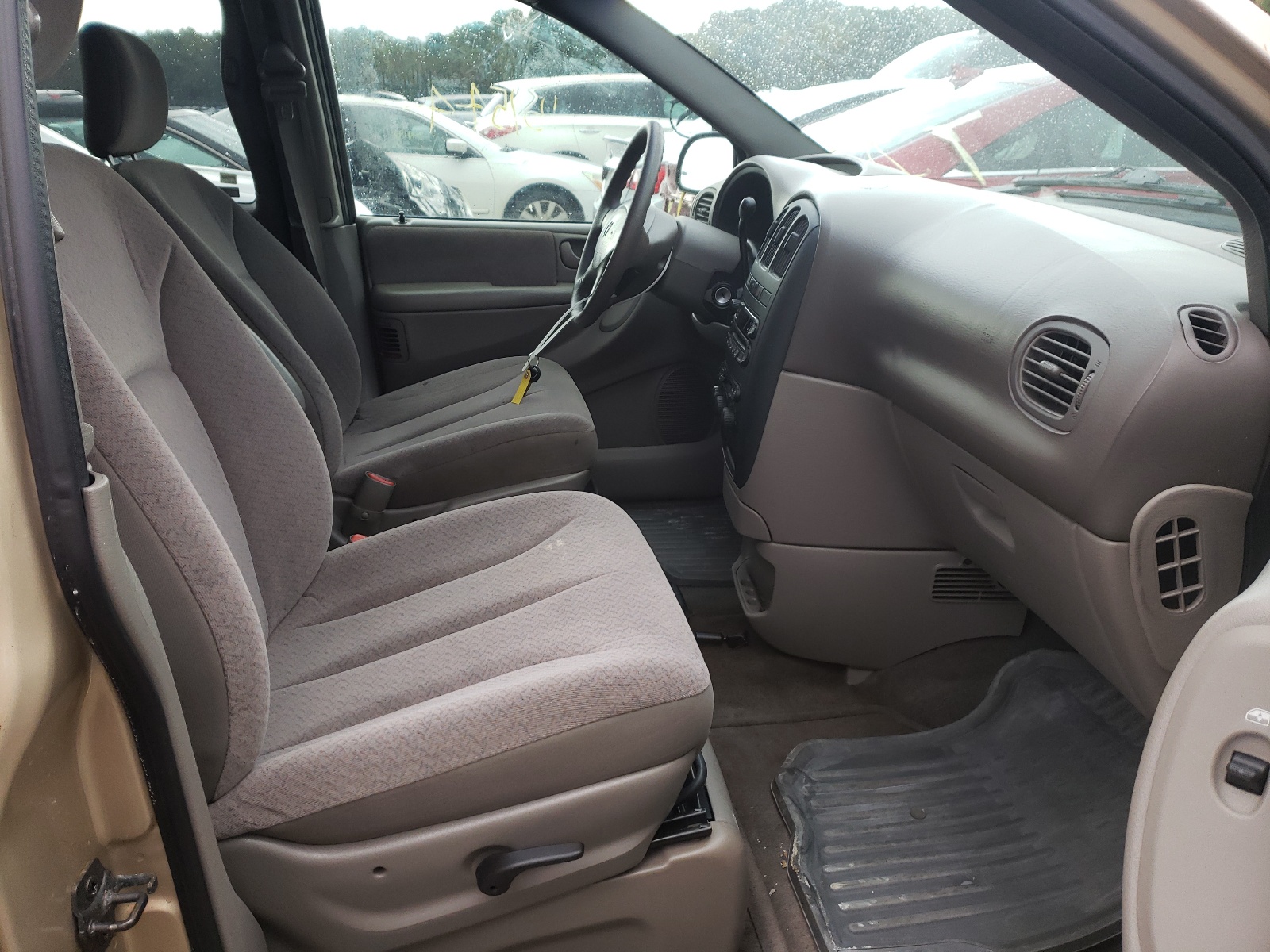 صورة رقم 5 من المزاد - 2001 DODGE GRAND CARA مع VIN 2B4GP44381R218472