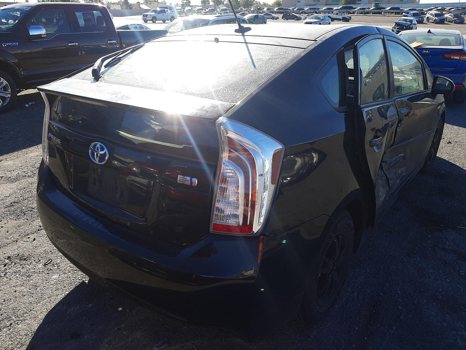 Photo 4 from auction – 2015 TOYOTA PRIUS with VIN JTDKN3DU7F0453646