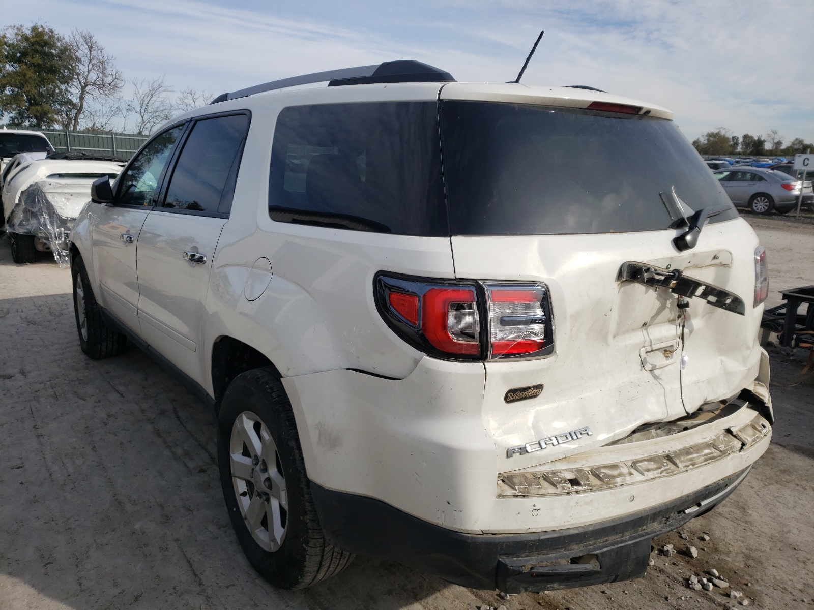 Photo 3 from auction – 2015 GMC ACADIA SLE with VIN 1GKKRNED5FJ170594