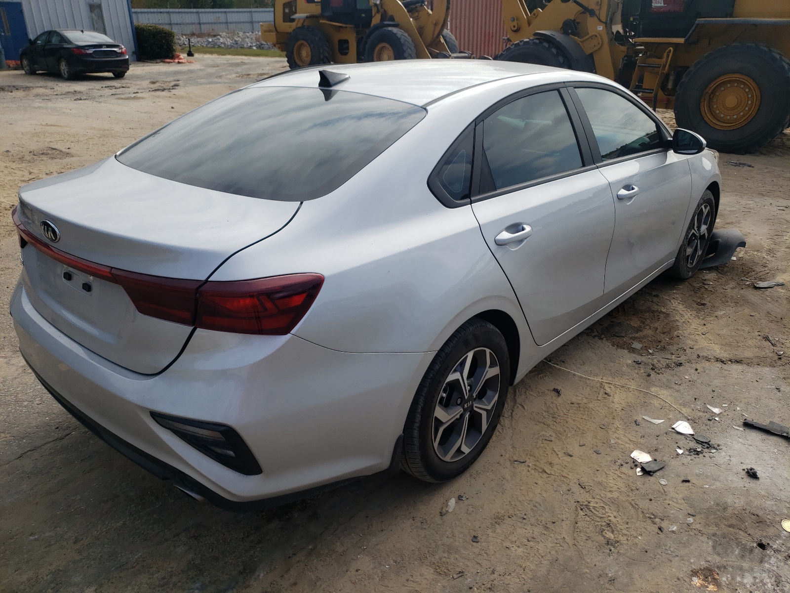Photo 4 from auction – 2021 KIA FORTE FE with VIN 3KPF24AD1ME376734