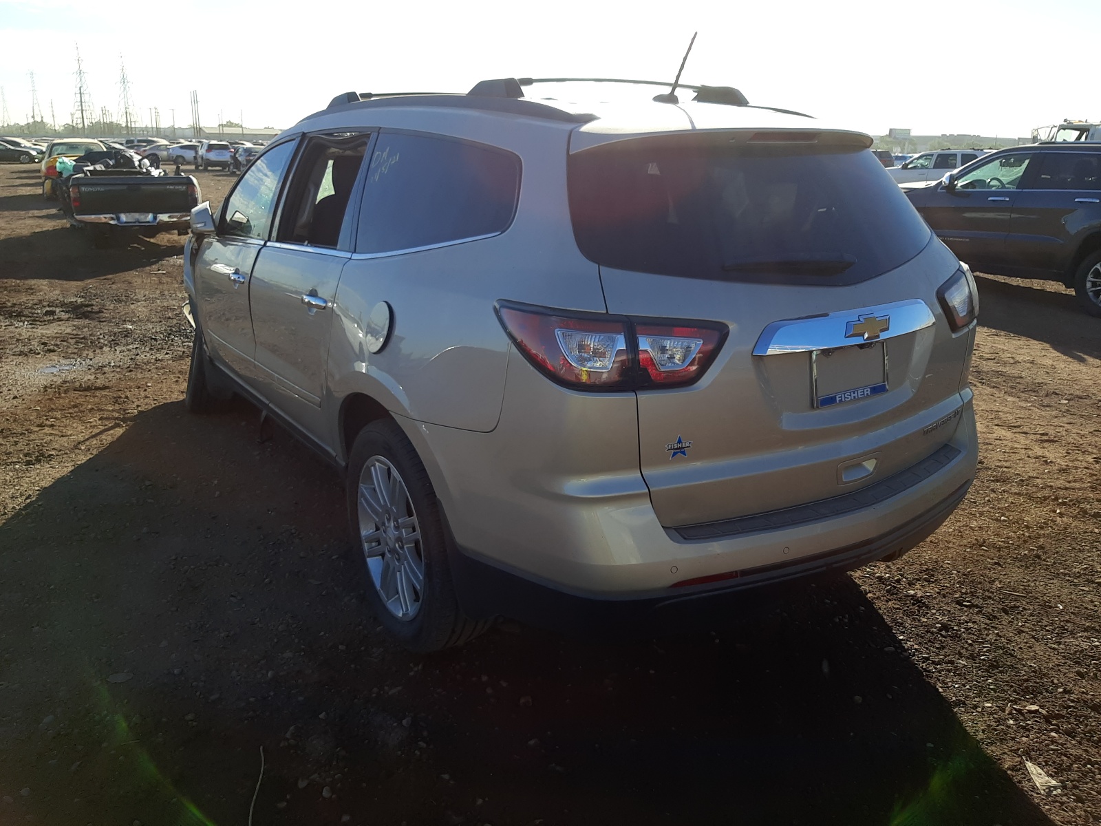 Photo 3 from auction – 2015 CHEVROLET TRAVERSE L with VIN 1GNKRGKD4FJ240766