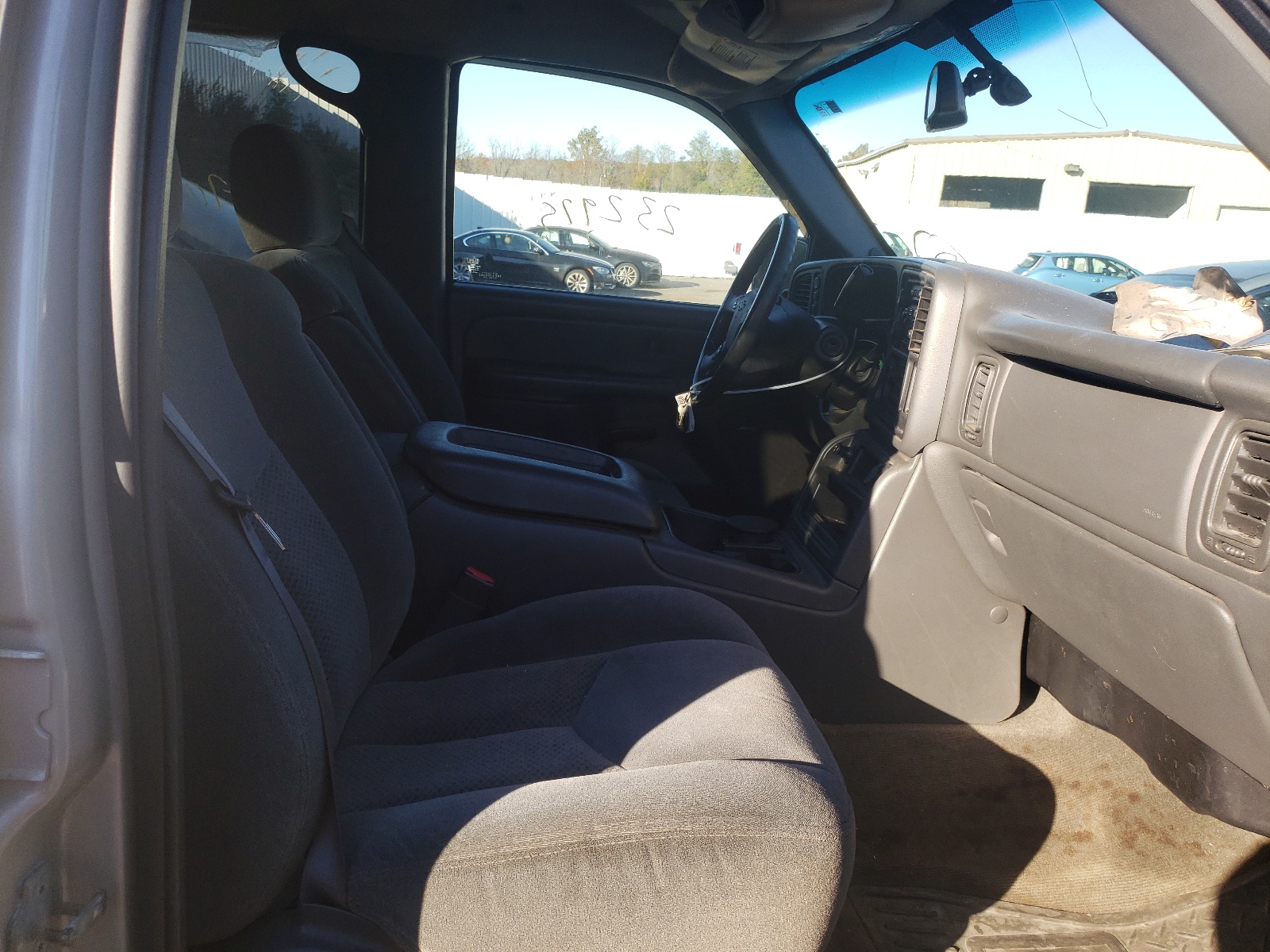 Photo 5 from auction – 2004 CHEVROLET SILVERADO with VIN 1GCGK23U34F229309