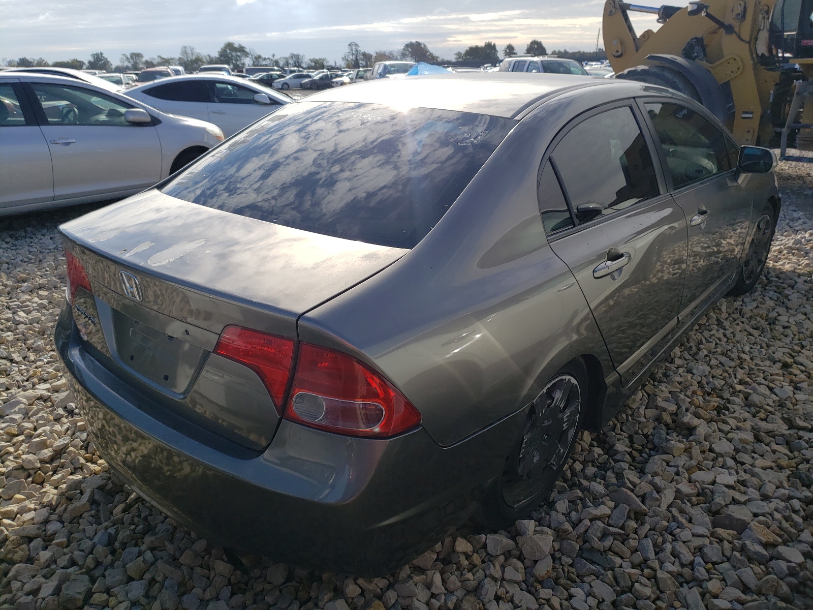 Photo 4 from auction – 2007 HONDA CIVIC LX with VIN 1HGFA165X7L130328