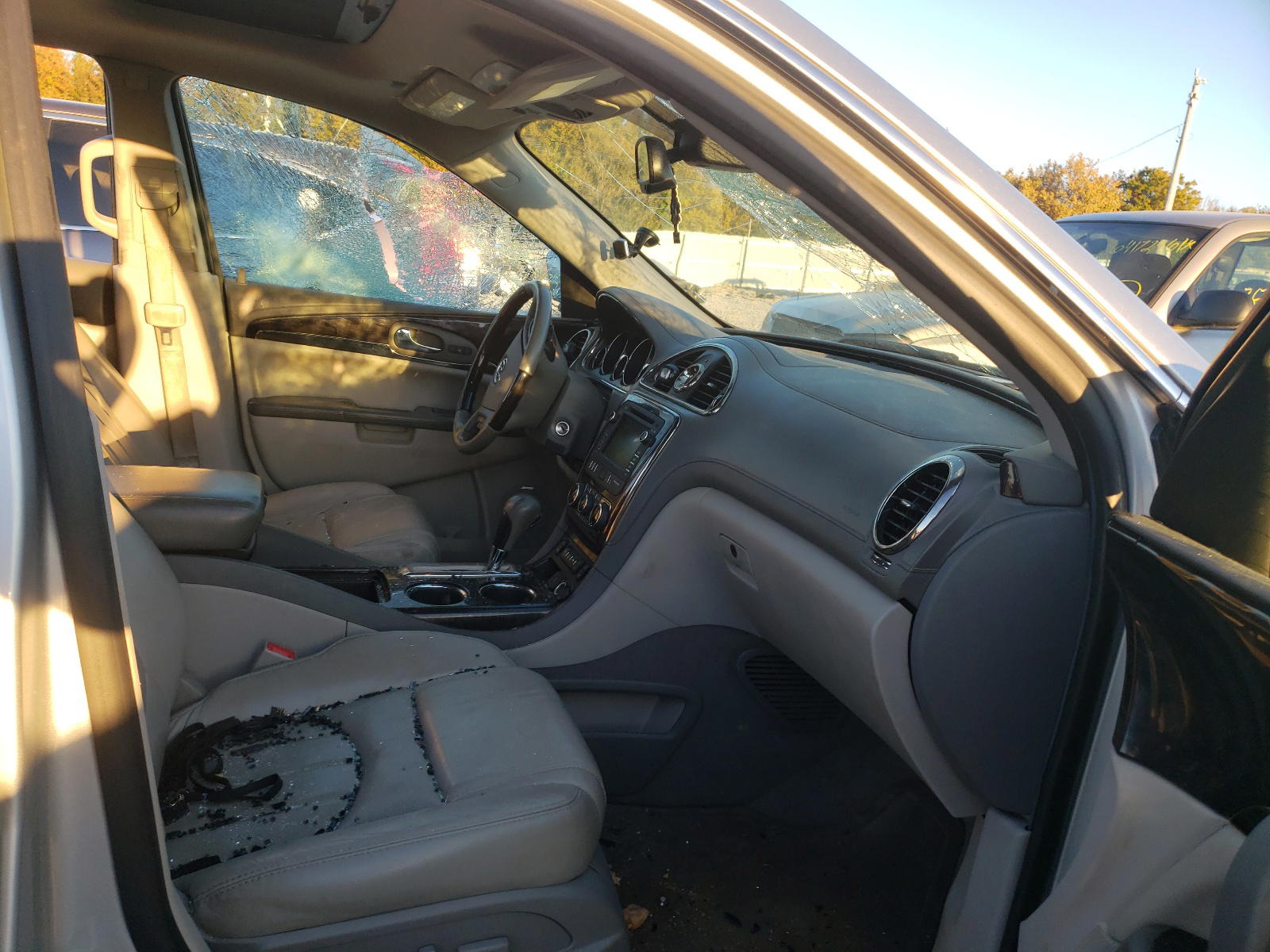 Photo 5 from auction – 2015 BUICK ENCLAVE with VIN 5GAKRCKD6FJ222093