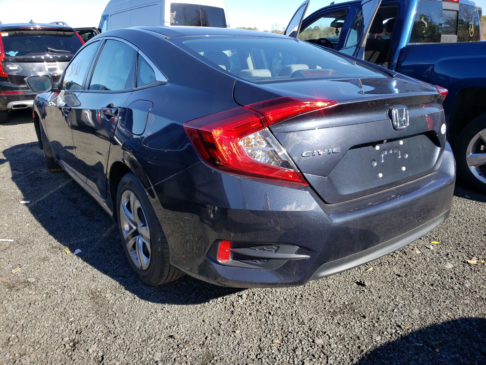 Photo 3 from auction – 2018 HONDA CIVIC LX with VIN 2HGFC2F5XJH579836