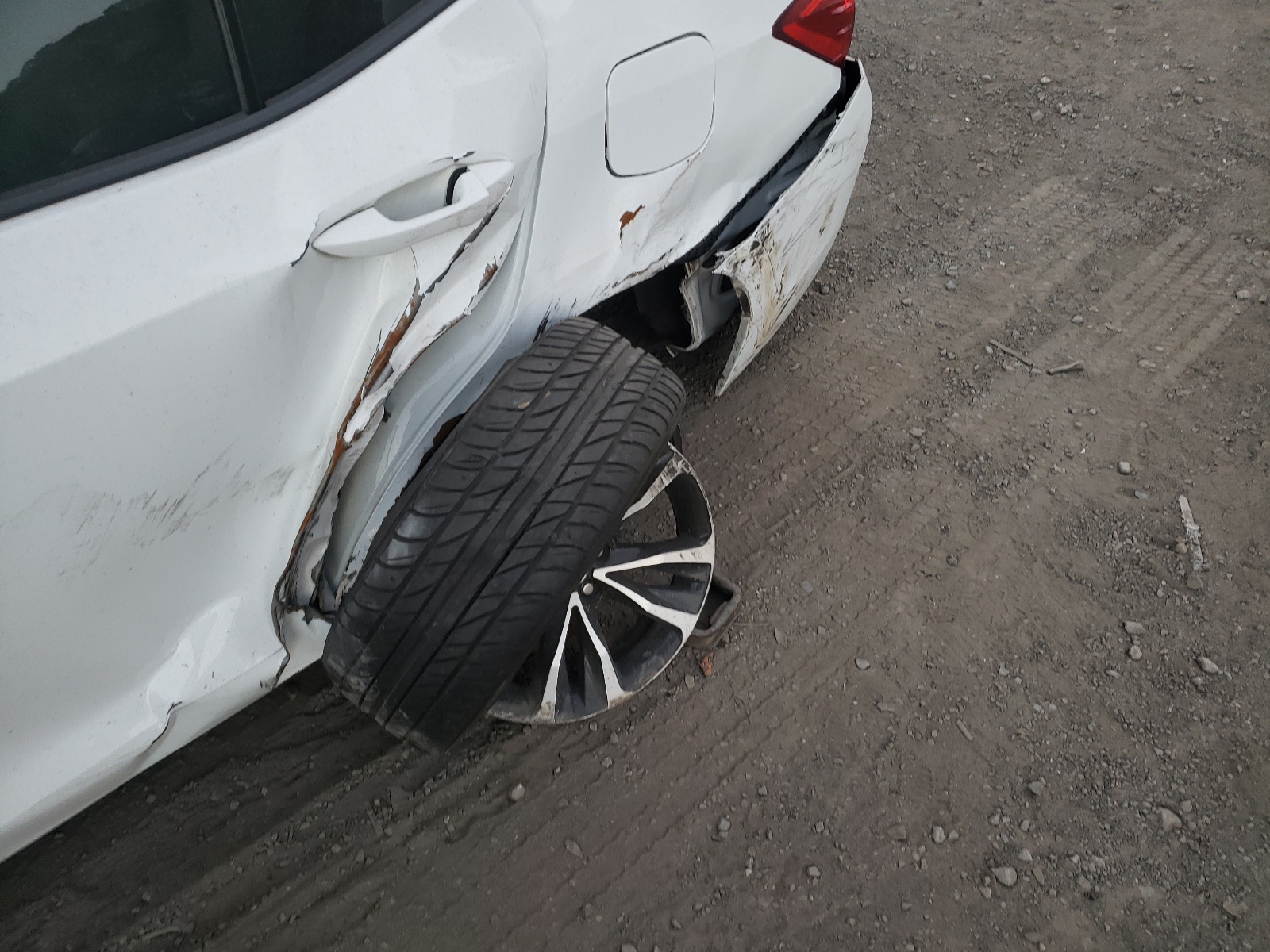 Photo 9 from auction – 2017 TOYOTA COROLLA L with VIN 5YFBURHE6HP638613