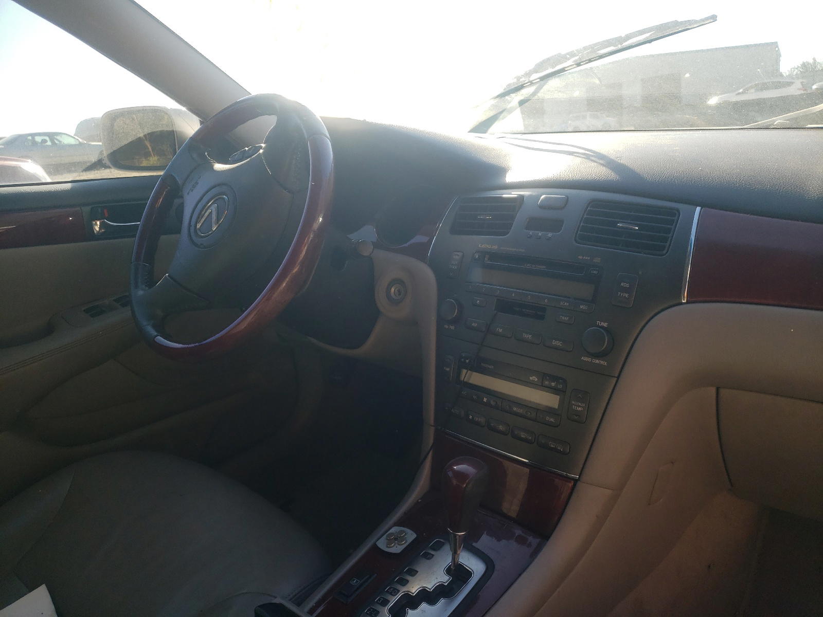 Photo 9 from auction – 2003 LEXUS ES 300 with VIN JTHBF30G530099472