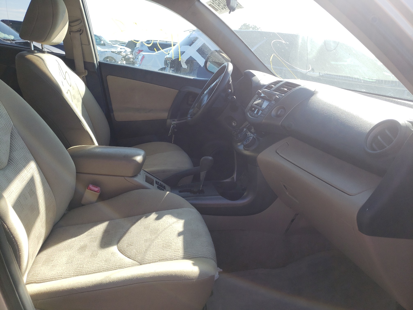 Photo 5 from auction – 2010 TOYOTA RAV4 with VIN 2T3ZF4DV0AW026954