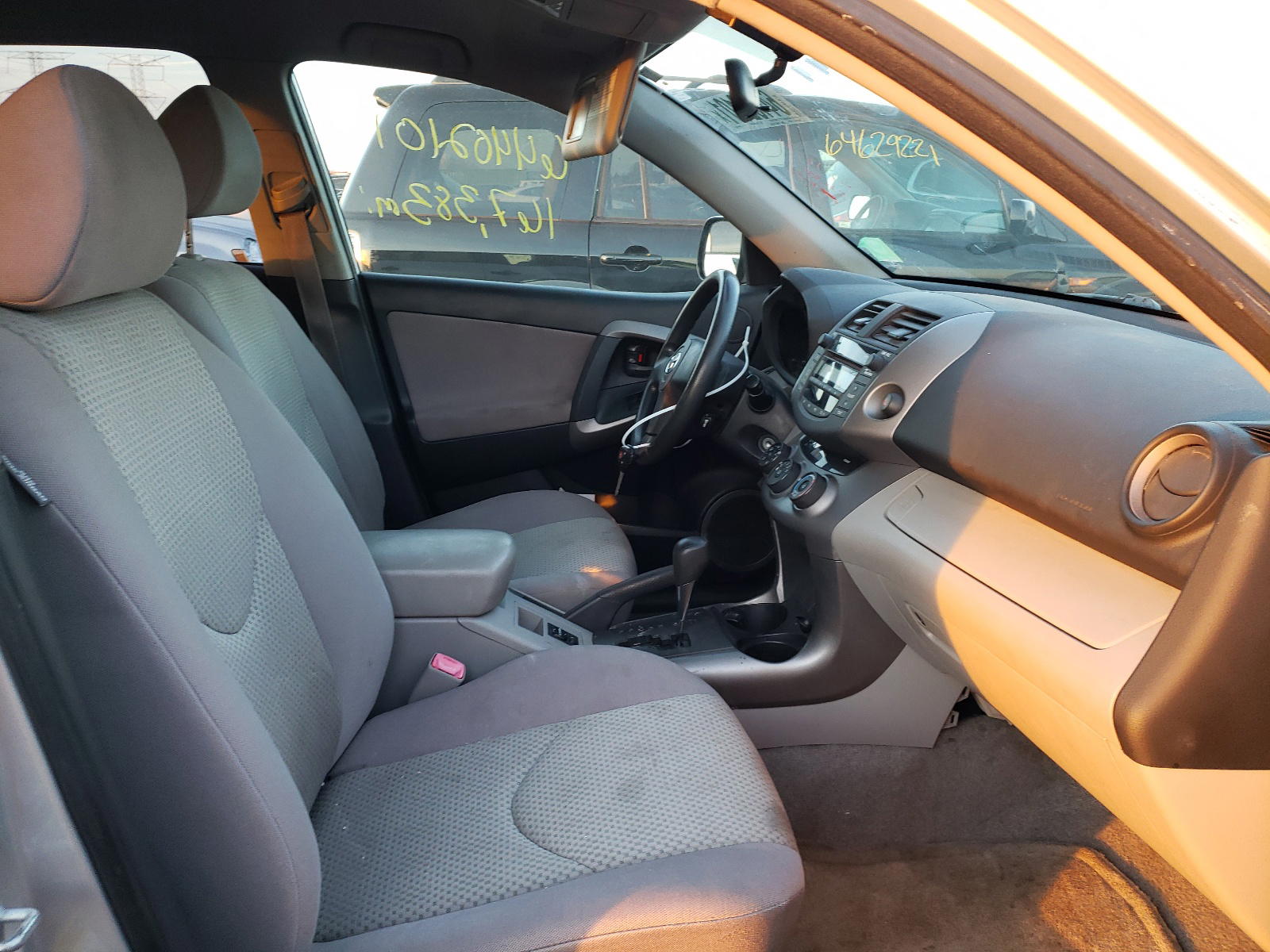 Photo 5 from auction – 2007 TOYOTA RAV4 with VIN JTMBD33V376036293
