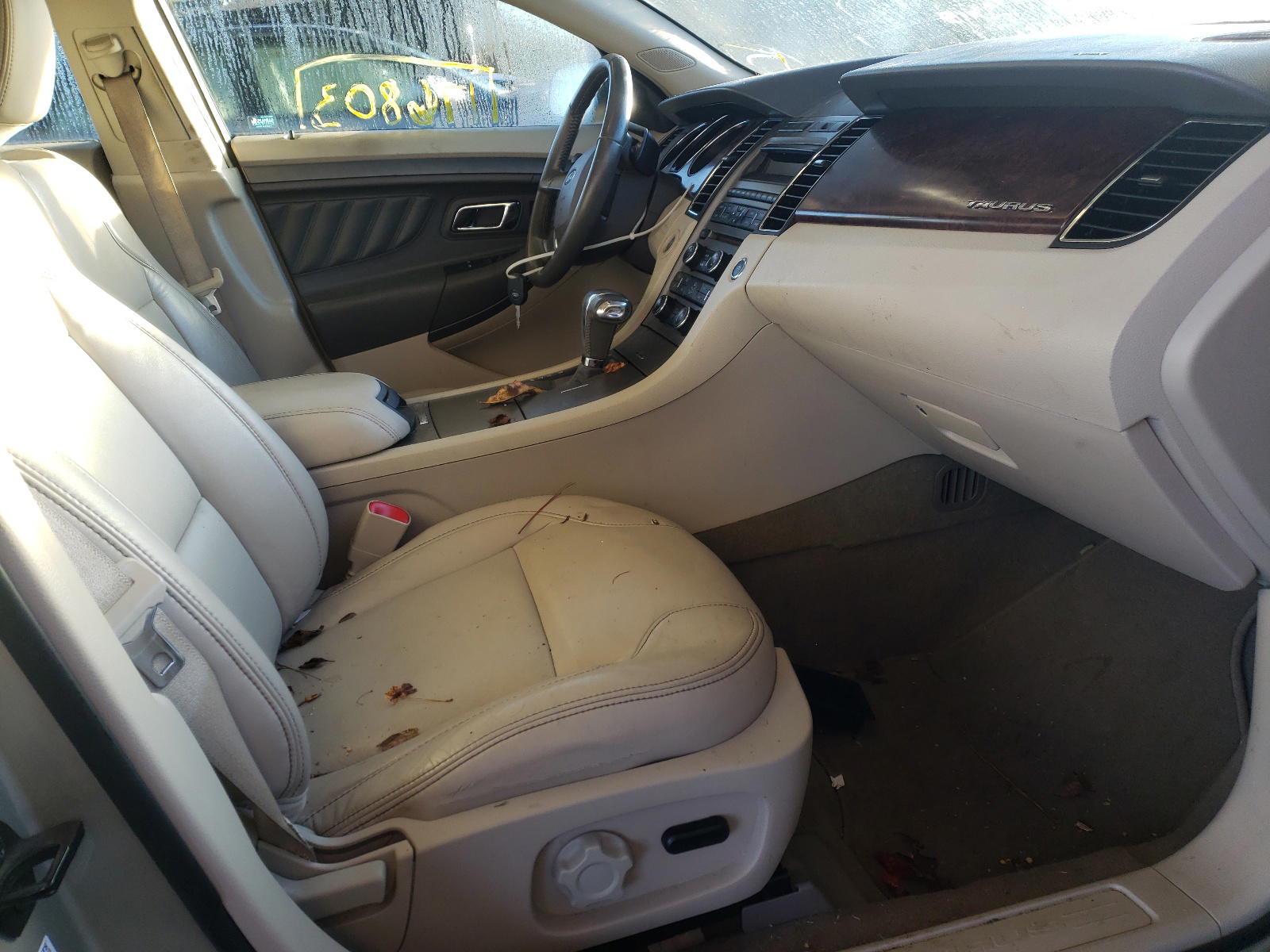 Photo 5 from auction – 2011 FORD TAURUS SEL with VIN 1FAHP2EW5BG119198