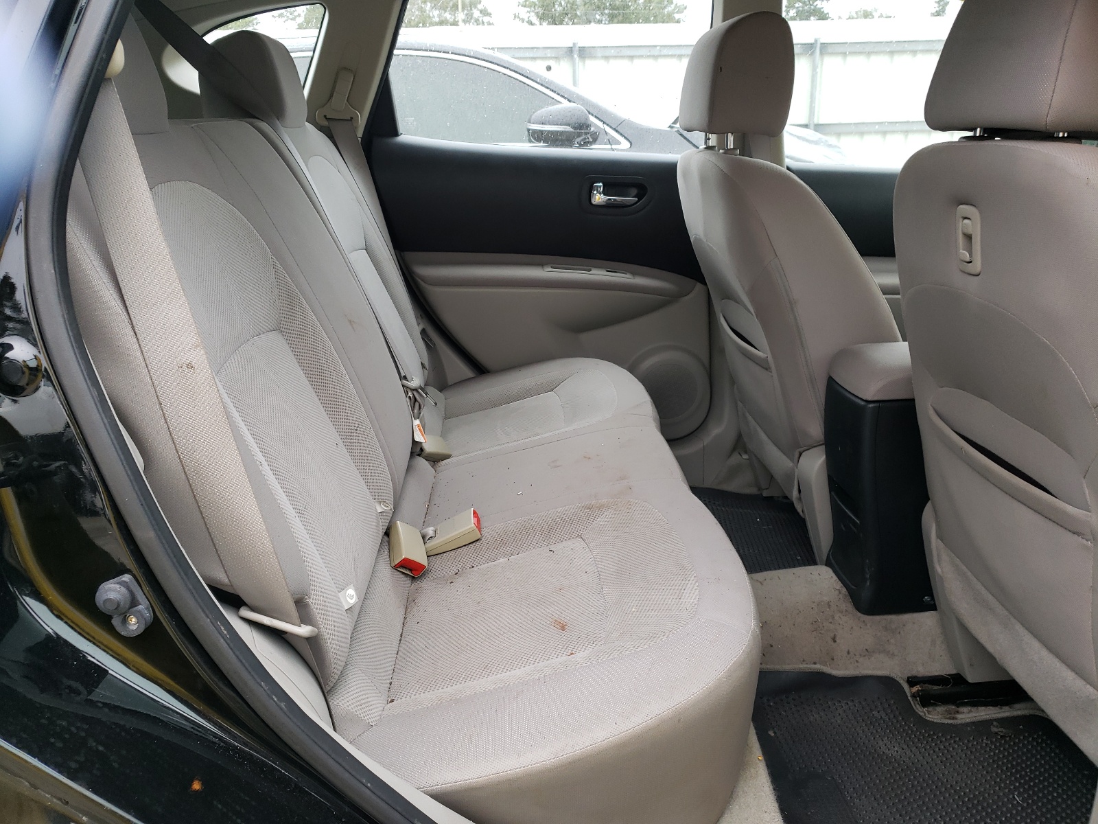 Photo 6 from auction – 2011 NISSAN ROGUE S with VIN JN8AS5MT4BW573567
