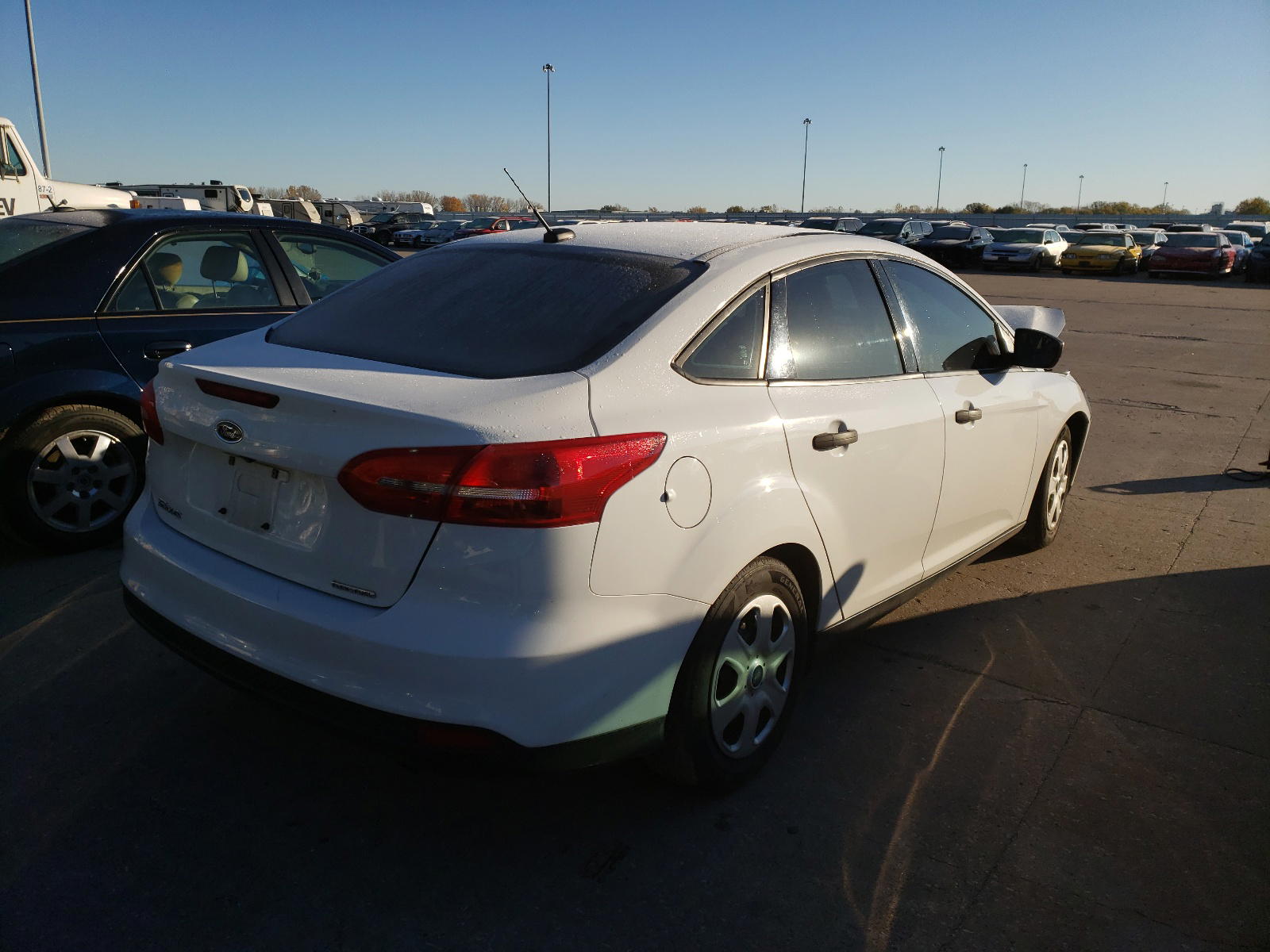 Photo 4 from auction – 2016 FORD FOCUS S with VIN 1FADP3E26GL251001