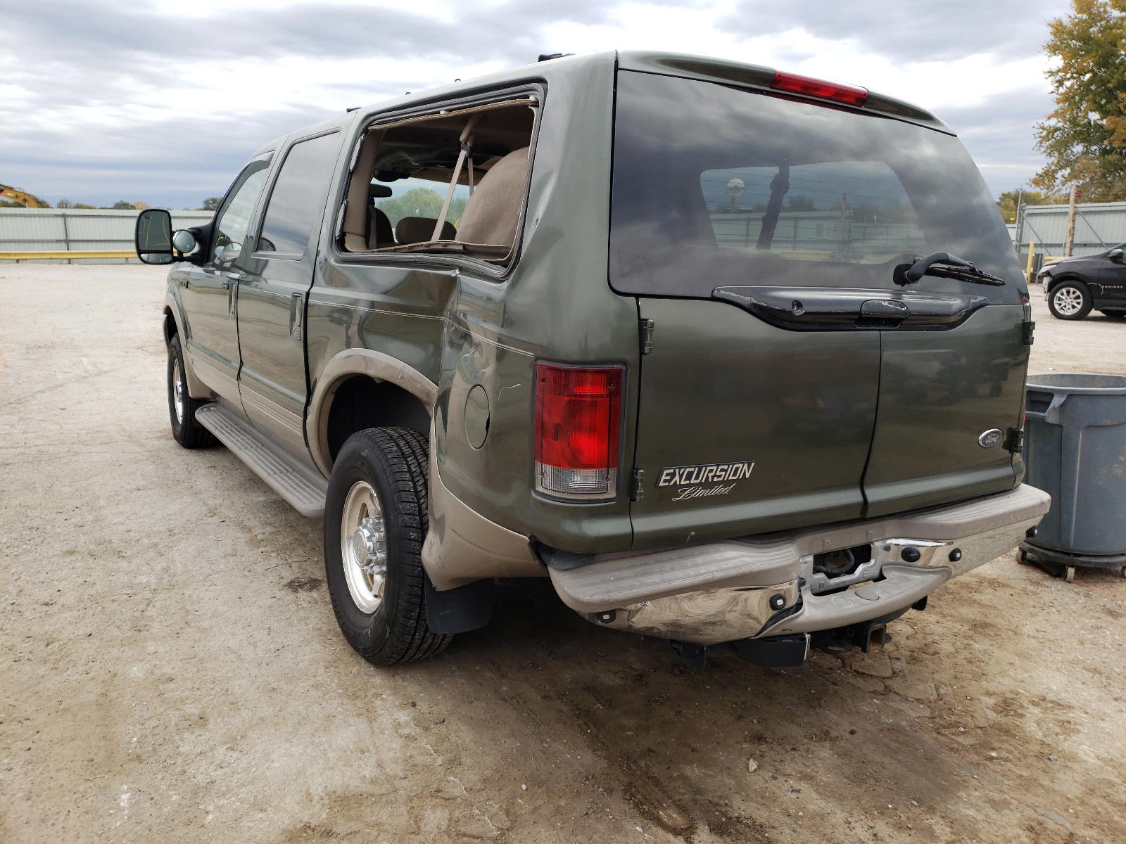 Photo 3 from auction – 2001 FORD EXCURSION with VIN 1FMSU43F21ED73187