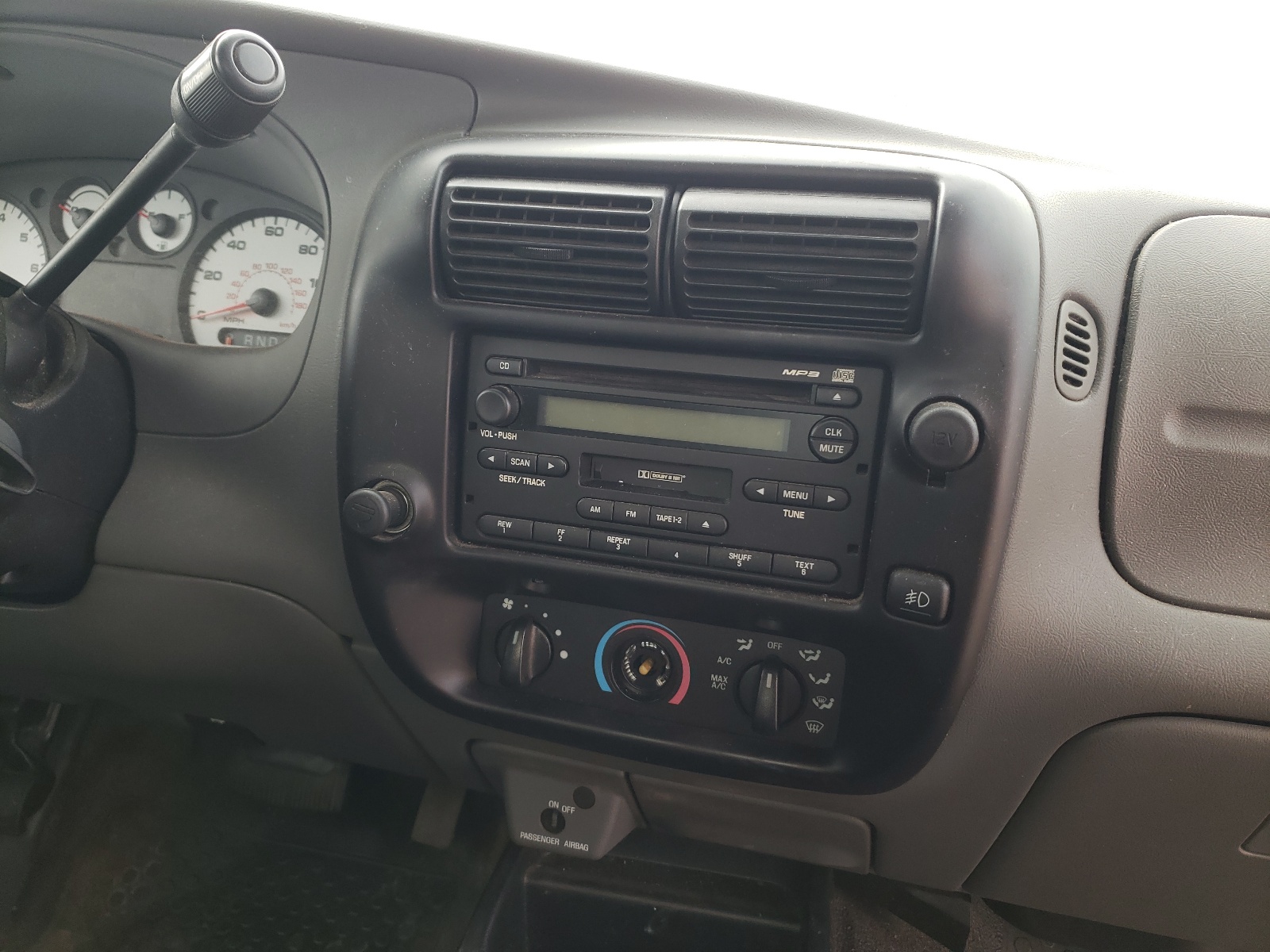 Photo 9 from auction – 2005 FORD RANGER with VIN 1FTYR10U75PA65816