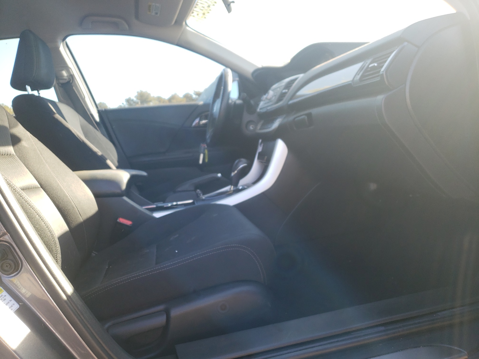 Photo 5 from auction – 2015 HONDA ACCORD SPO with VIN 1HGCR2F58FA164893