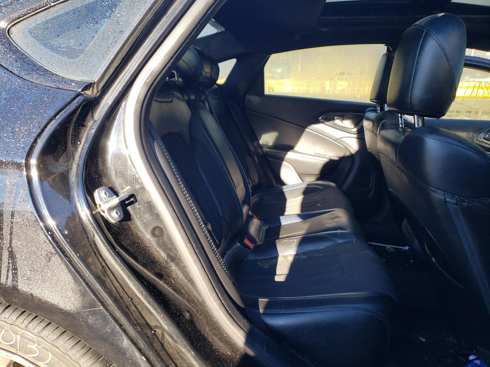 Photo 6 from auction – 2016 CHRYSLER 200 S with VIN 1C3CCCBB6GN151396