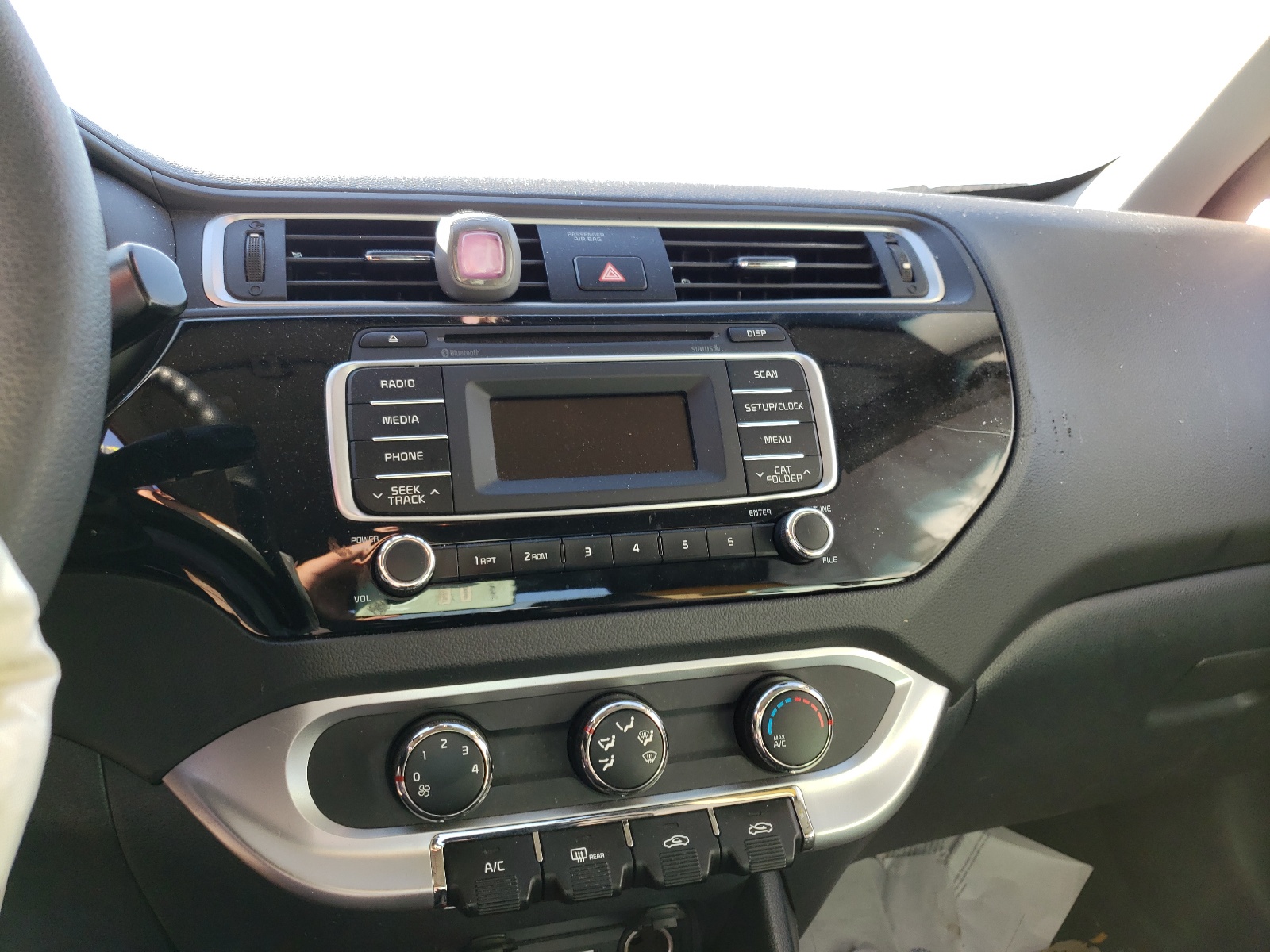 Photo 9 from auction – 2016 KIA RIO LX with VIN KNADM4A38G6679011
