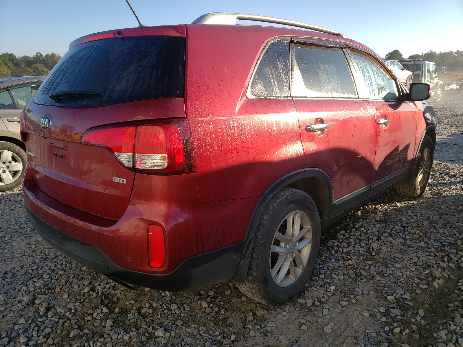 Photo 4 from auction – 2015 KIA SORENTO LX with VIN 5XYKT3A62FG655428