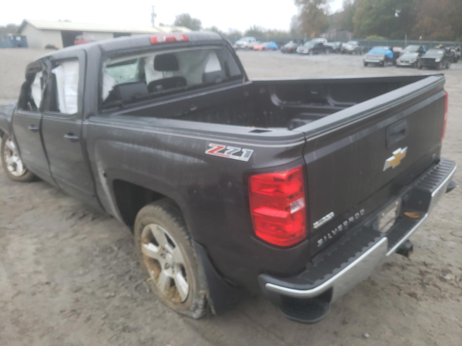 Photo 3 from auction – 2015 CHEVROLET SILVERADO with VIN 3GCUKREC5FG214490