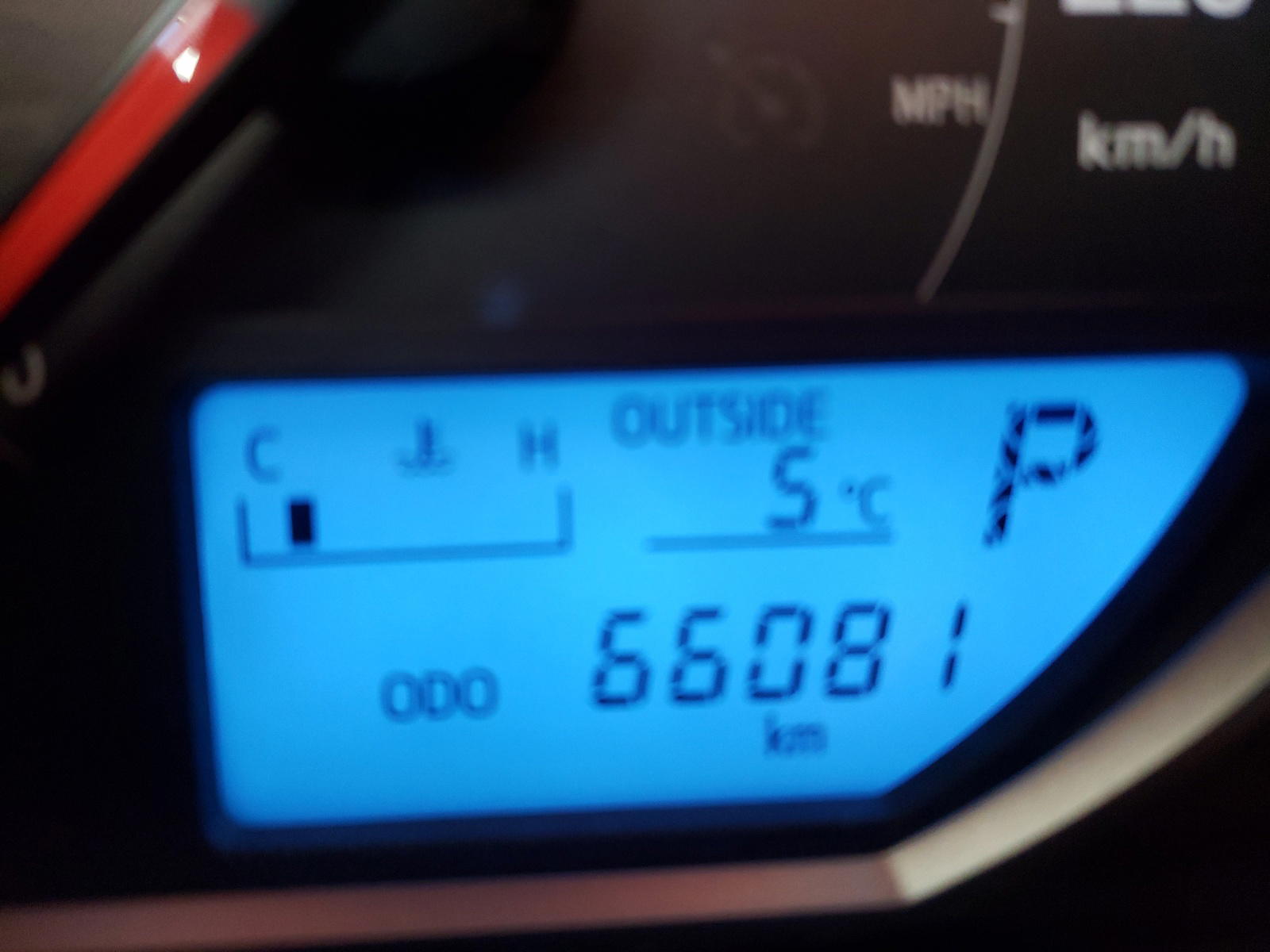 Photo 8 from auction – 2016 TOYOTA RAV4 LE with VIN 2T3BFREV0GW489294