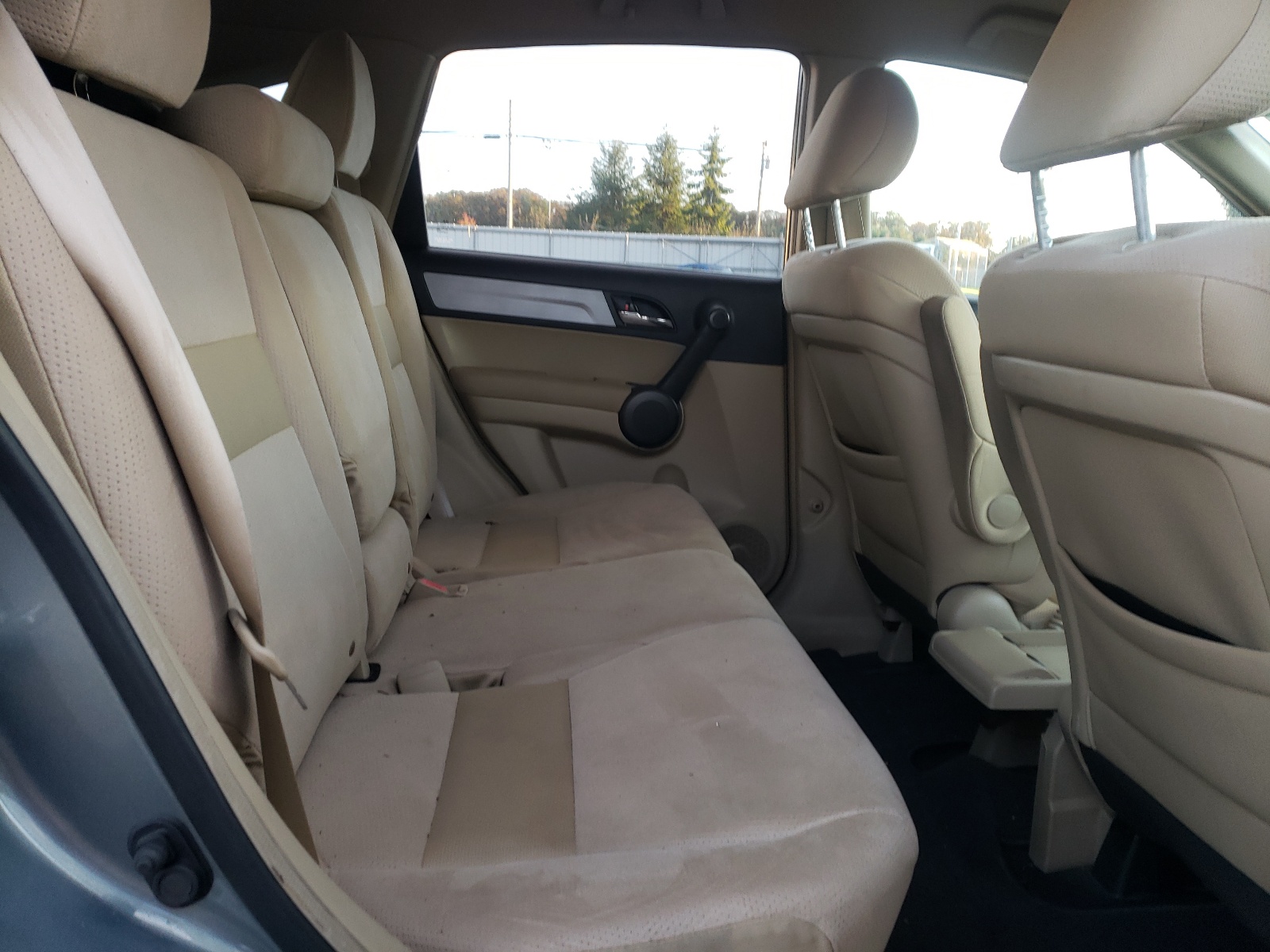 Photo 6 from auction – 2011 HONDA CR-V SE with VIN 5J6RE4H40BL107438