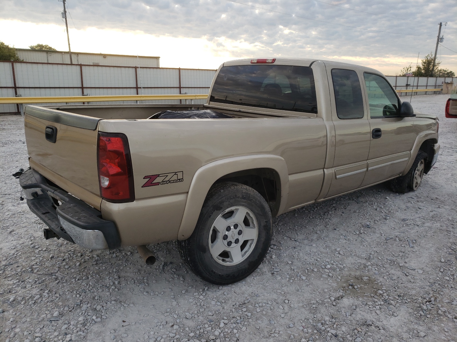 Photo 4 from auction – 2006 CHEVROLET SILVERADO with VIN 1GCEK19ZX6Z286709
