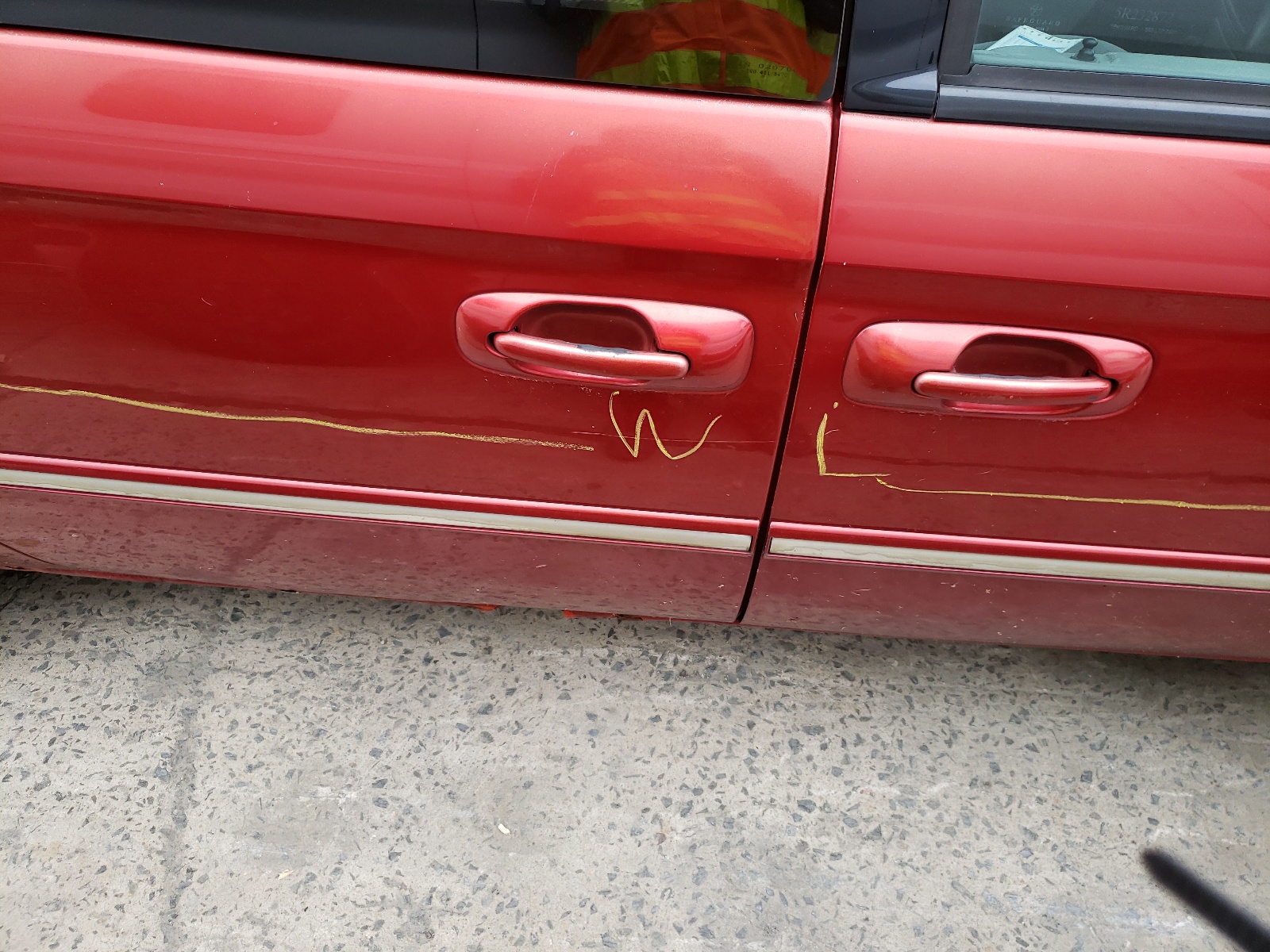 Photo 9 from auction – 2005 CHRYSLER TOWN & COU with VIN 2C4GP54L85R232872